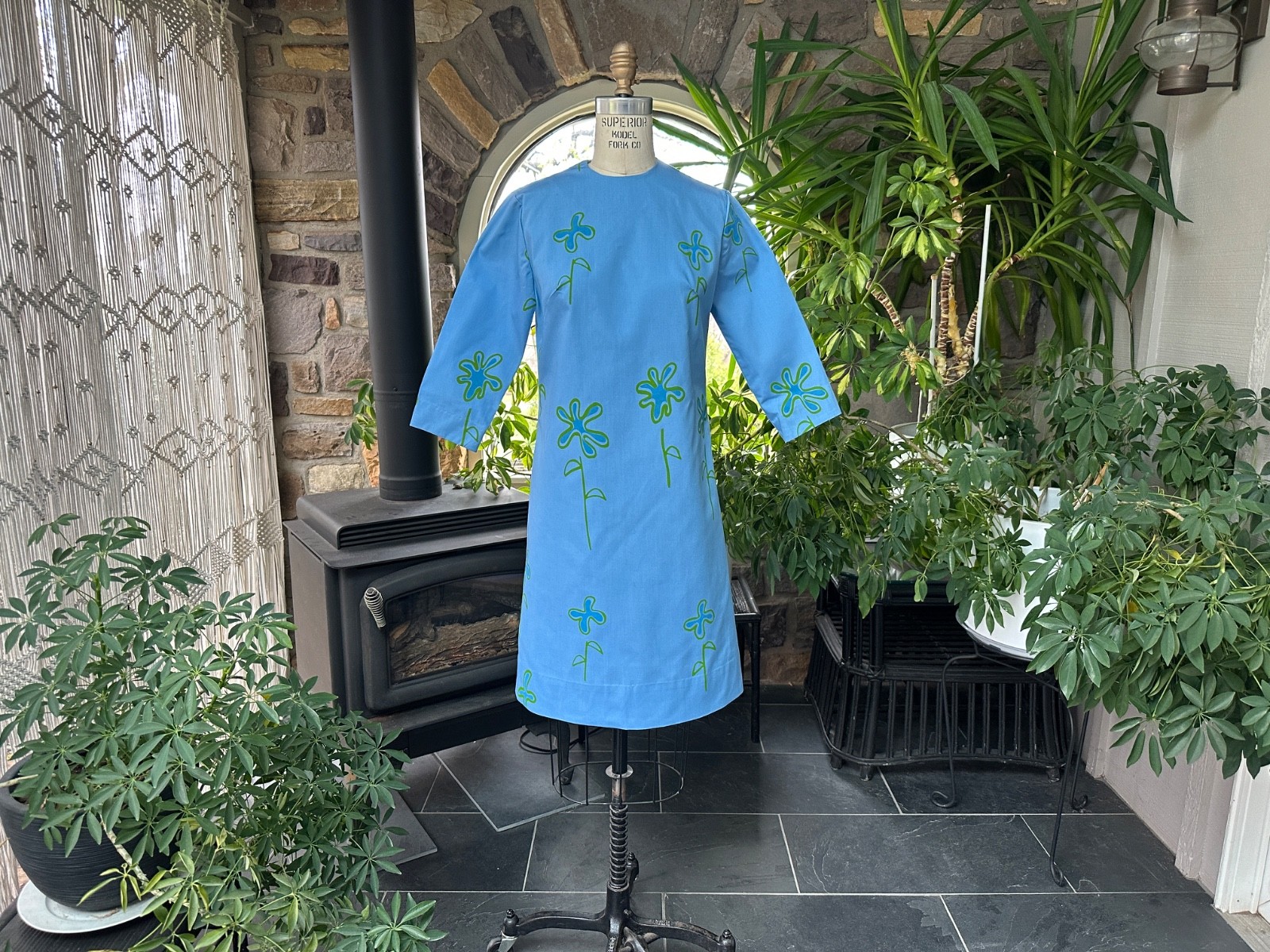 Vintage 1970s The Vested Gentress Blue Abstract Floral Print Shift Dress