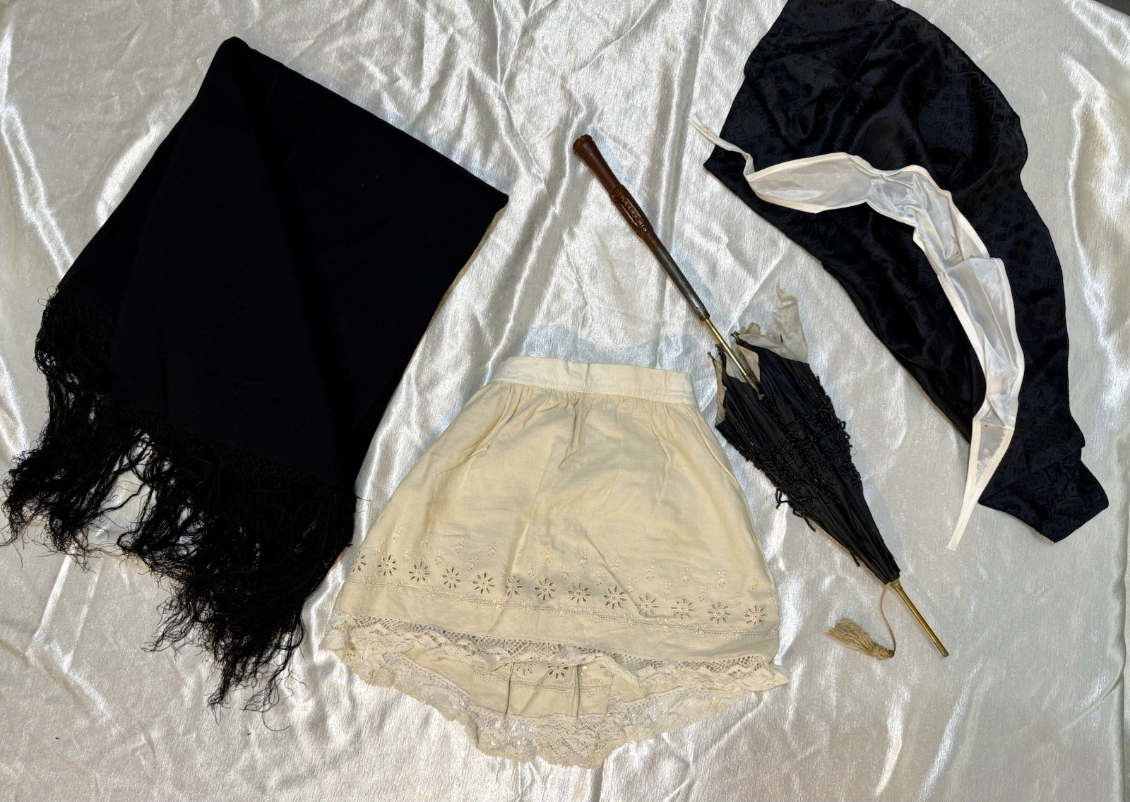 VICTORIAN 1880&rsquo;S 3pc PRINCESS BUSTLE DRESS WALKING SUIT – Museum Quality