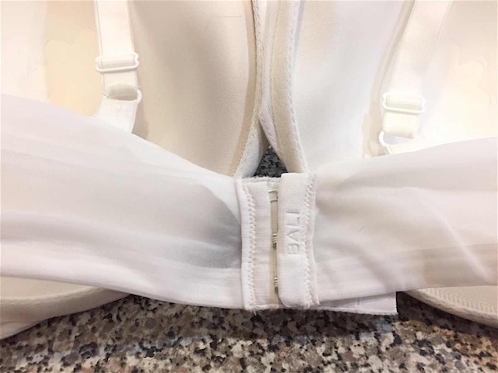 (2) BALI BRA 3414 SZ 44DD WHITE