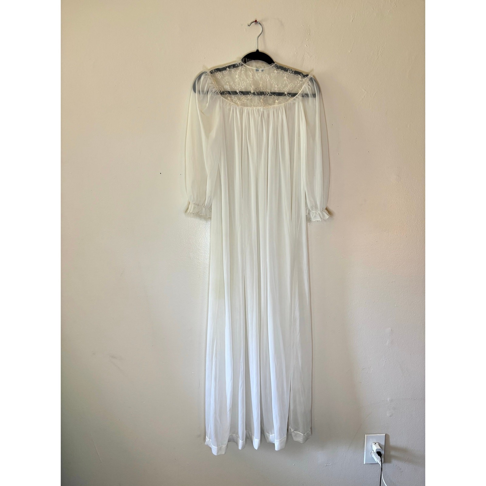 Vintage 1960s White Nylon Peignoir Robe Lady Lenora Tulle Trim Bridal
