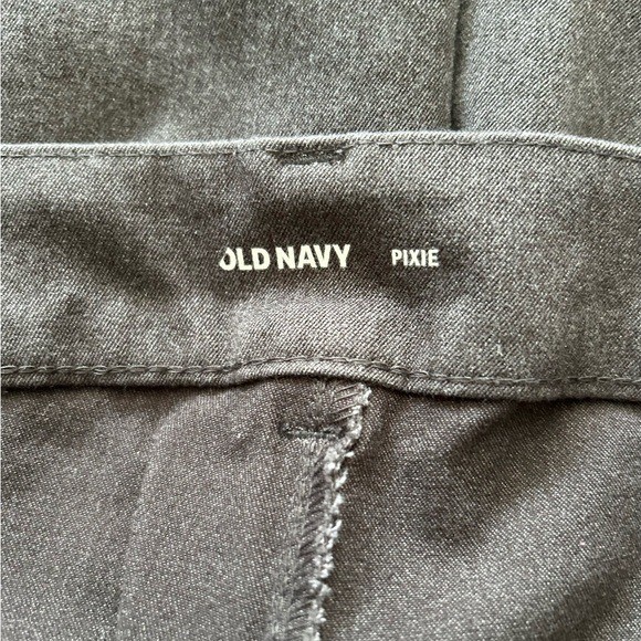 Old Navy Charcoal Gray Pixie Pants Size 16