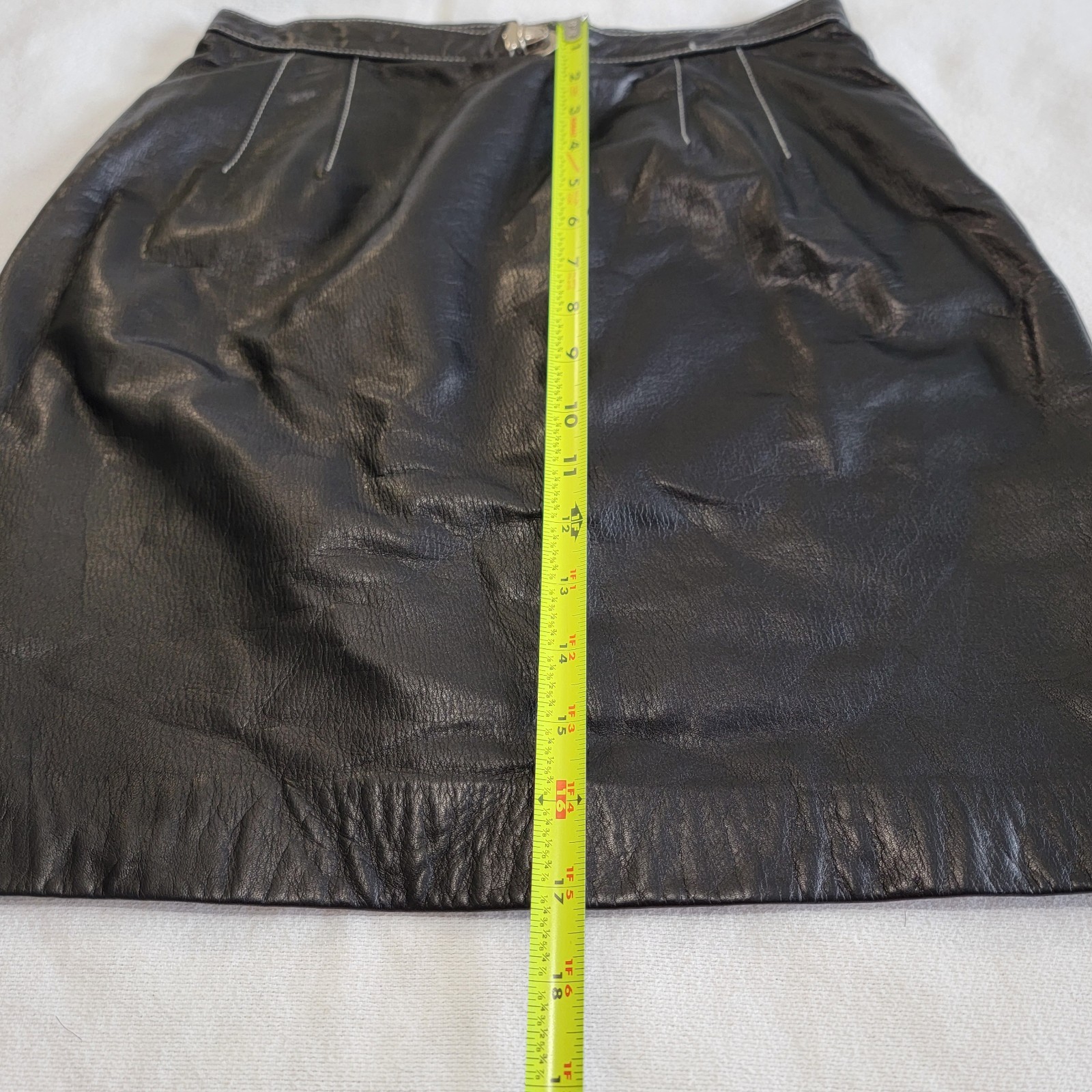 VTG Emanuel Ungaro Petit Mini Skirt Women Genuine Leather Black US 6 / Italy 40