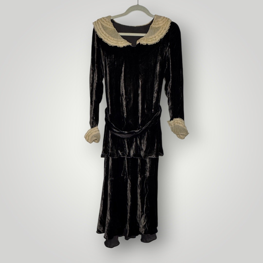 Vintage 1930s Dress Brown Velvet Belted Rhinestone Clasp Lace Collar S/M