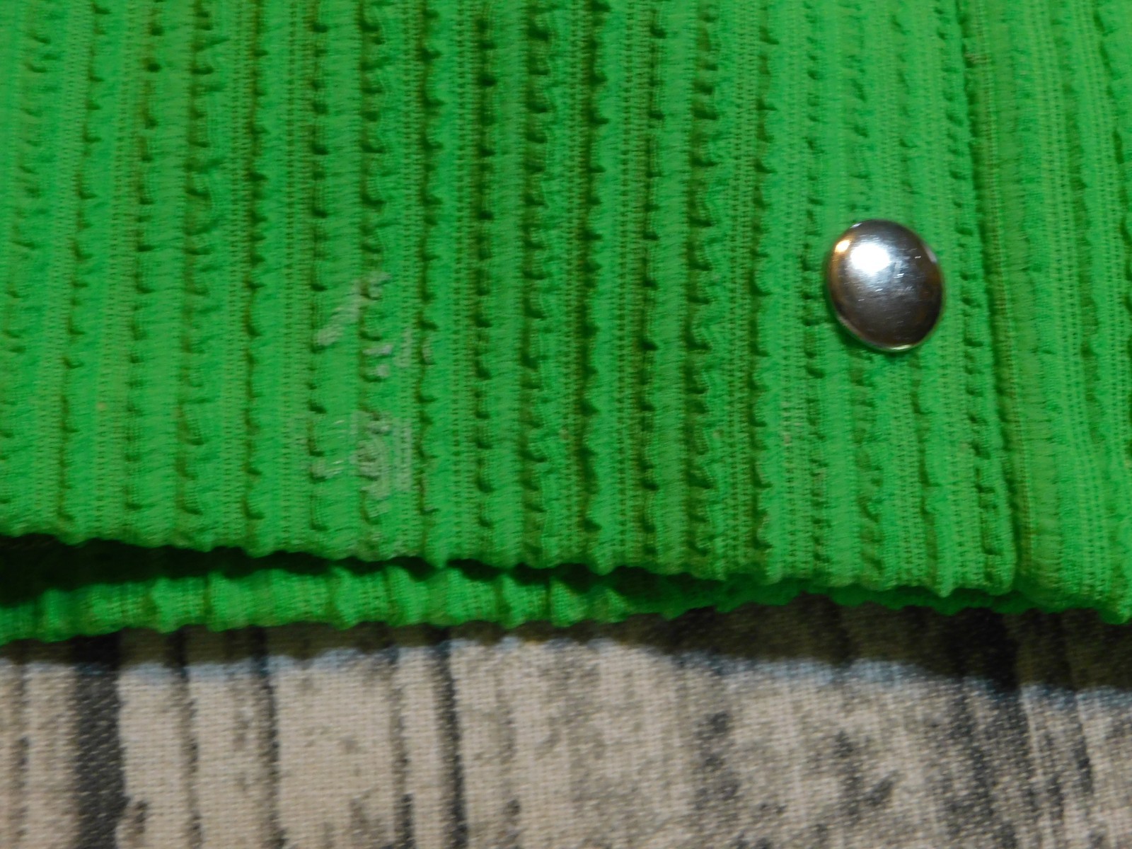 VTG GOGO SHORTS MOD BRIGHT GREEN SNAP FRONT TEXTURED POLY 60&rsquo;s 70&rsquo;s WOMENS 9 10