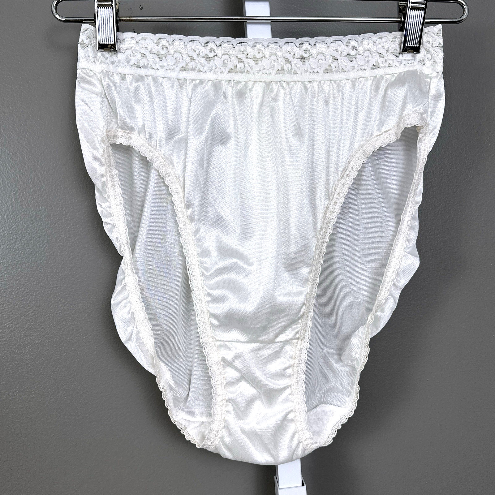 Vintage Hanes Her Way White Hi Cut Brief Panties Lace Waist Size 8 XL New Defect