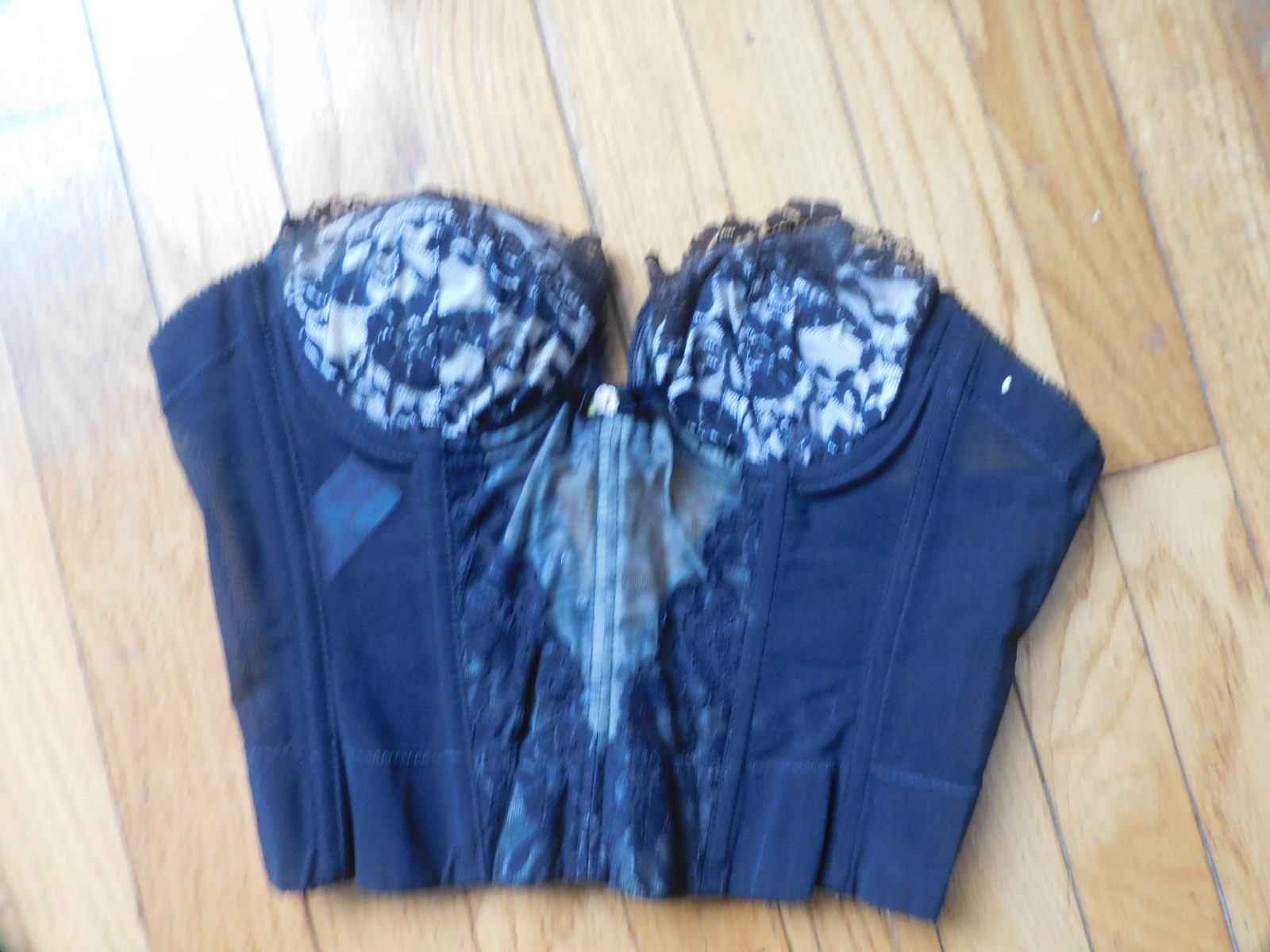 vtg small size black with bow & lacy bra 34a lady marlene