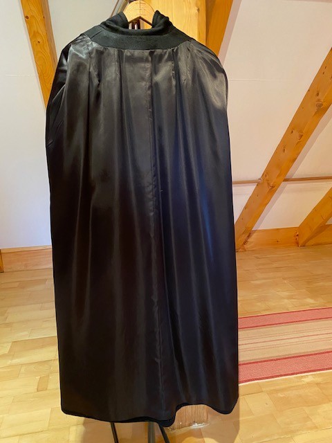 Vintage Custom Made Black Wool Cape beyond excellent condition – 4 buttons