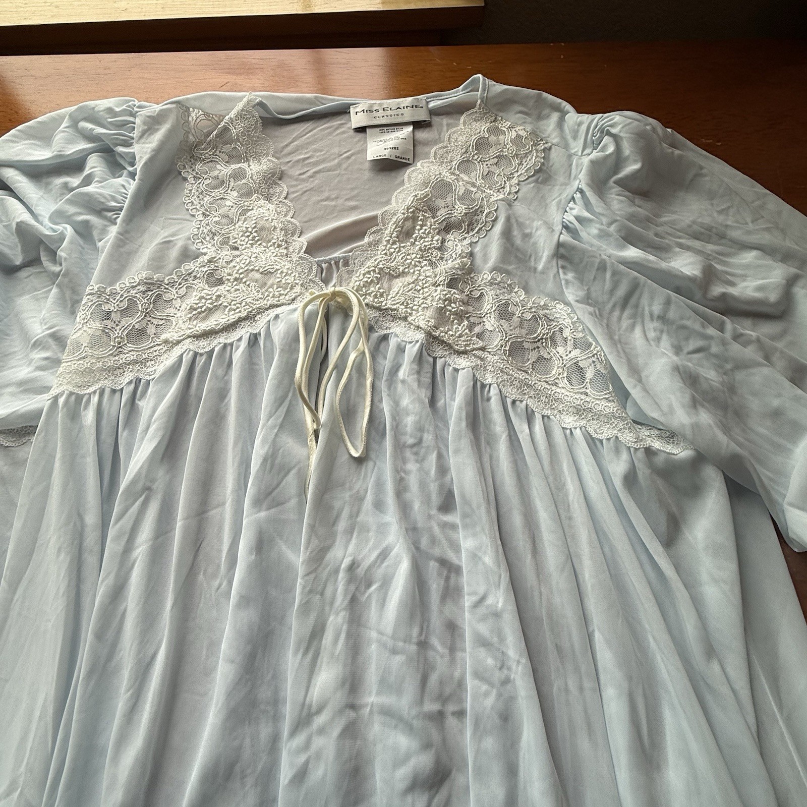 Vintage 70s Miss Elaine Peignoir Robe Size L 100% Nylon Blue White Lace