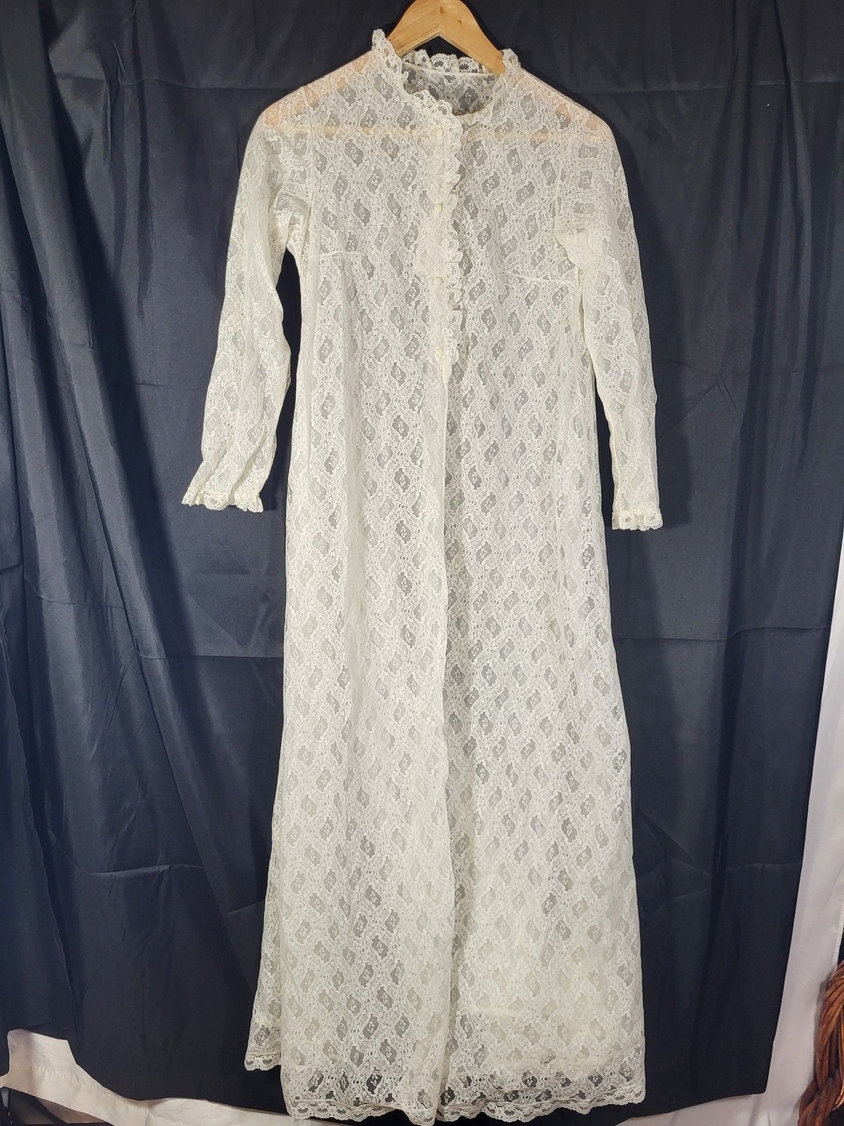 Vintage Miss Elaine Ivory Floral Lace Maxi Peignoir Long Robe Gown