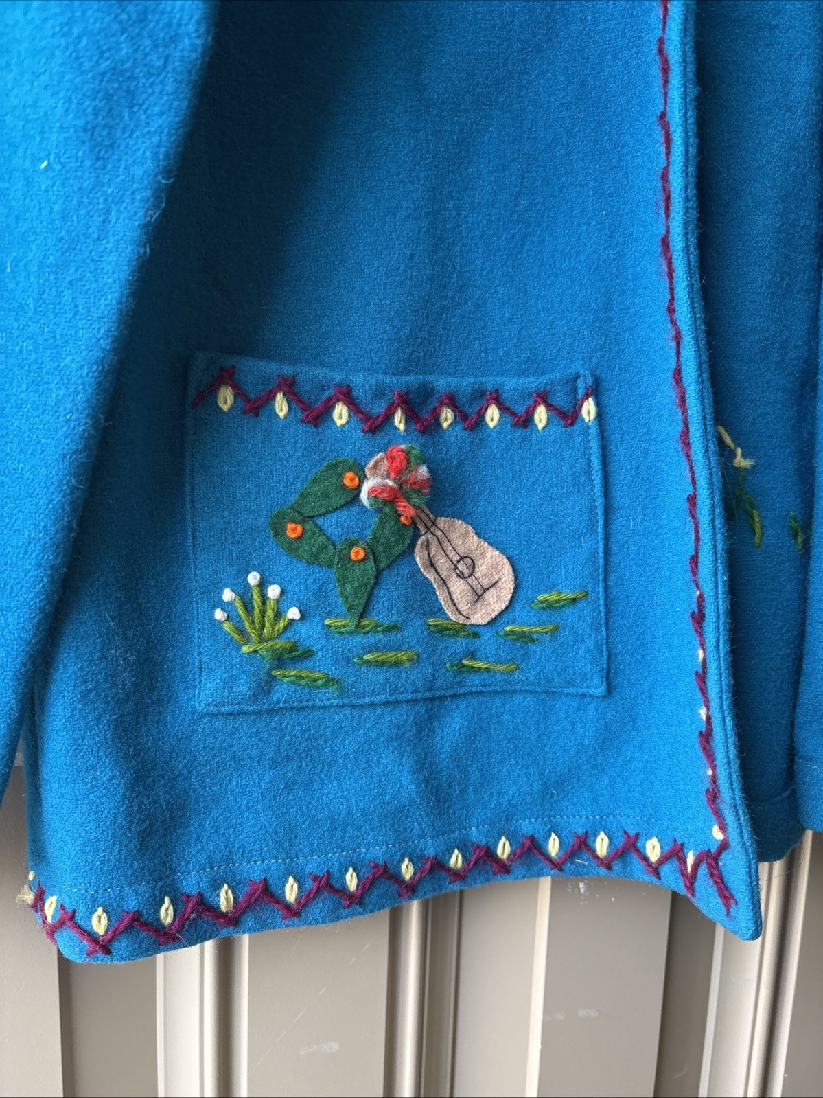 Vintage Berty 1940s-50s Embroidered Mexican Souvenir Jacket Beautiful Colors 12