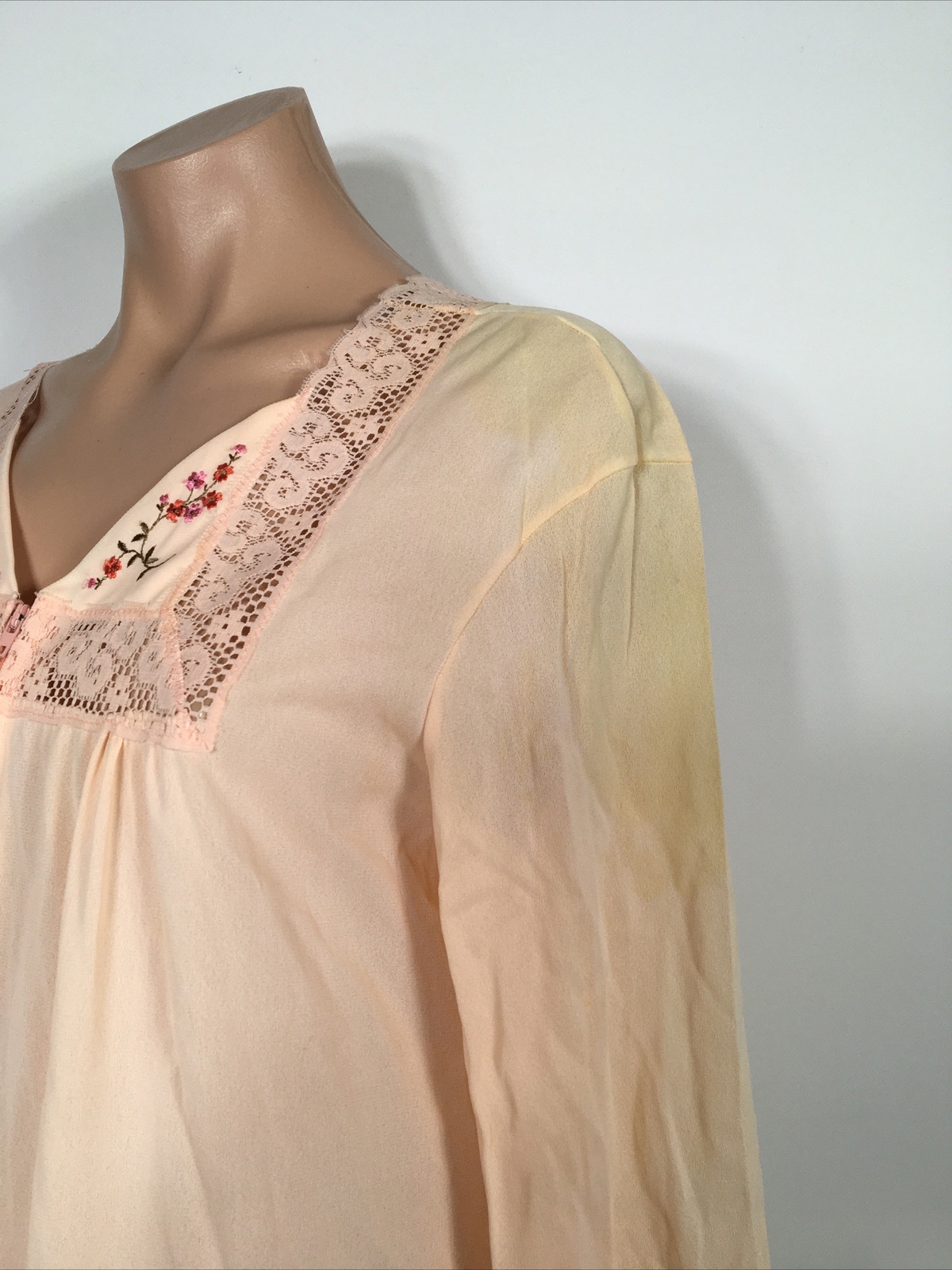 VINTAGE GOSSARD ARTEMIS PINK SIZE MEDIUM NIGHTGOWN Rove Floral Lace Zip Front