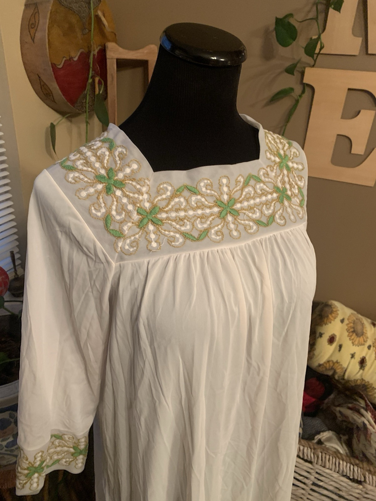 GOSSARD ARTEMIS Vintage MCM nylon long maxi embroidery night gown sz M 38” Bust