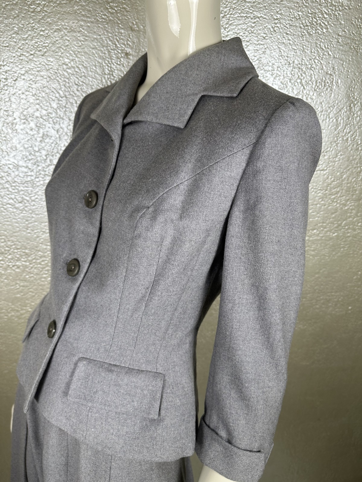 Vintage 1940s-1950s Ladies LIPMAN WOLFE & CO. Gray Wool Two Piece Skirt Suit Set