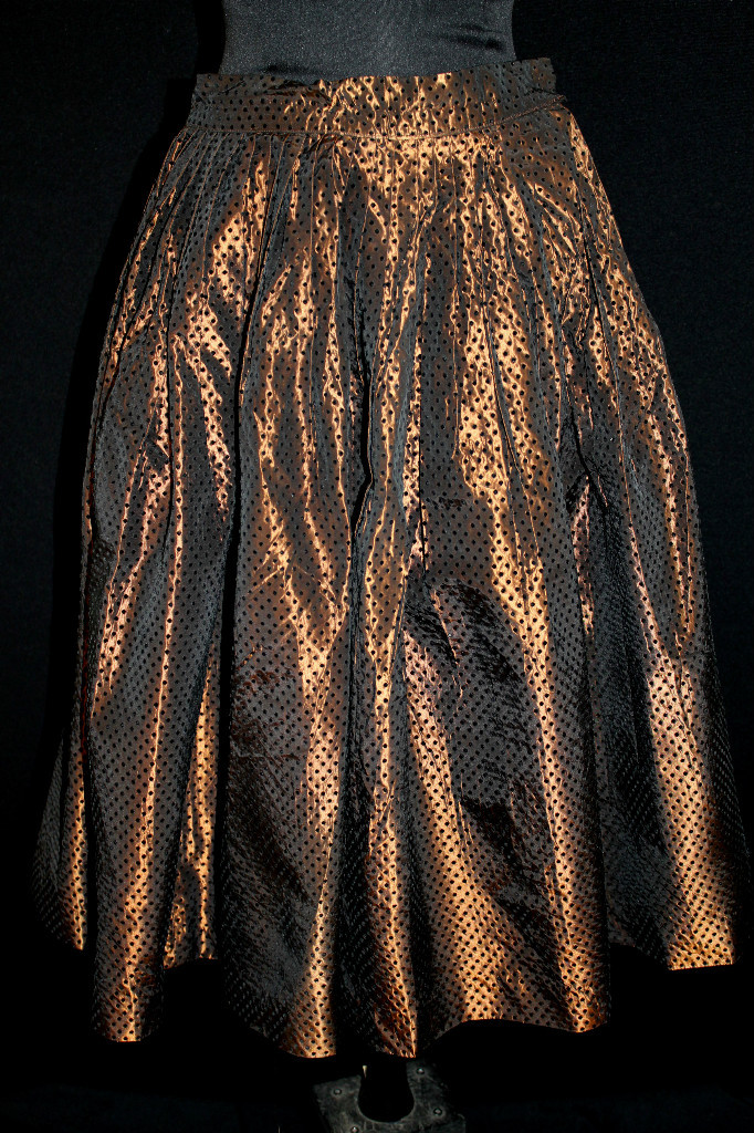 COLLECTABLE 1950&rsquo;S BRONZE SILK TAFFETA BLACK VELVET POLKA DOT PLEATED SKIRT 28&Prime;