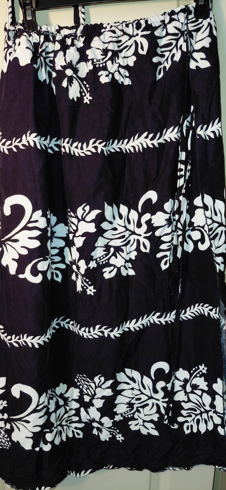 Wrap, drawstring black & white skirt w matching bikini top, straps, one size