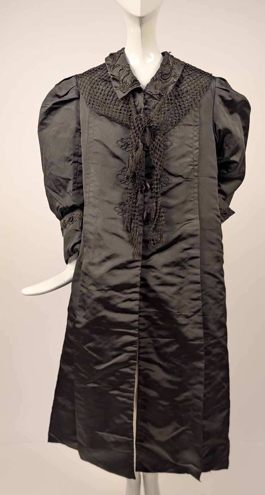 EDWARDIAN BLACK SILK COAT W PUFF SLEEVES + APPLIED LACE TRIM + FROG CLOSURE