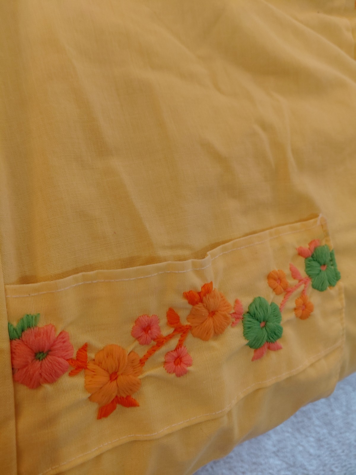 Vintage 1970s Yellow Cotton House Dress Bright Flower Embroidered Size Large
