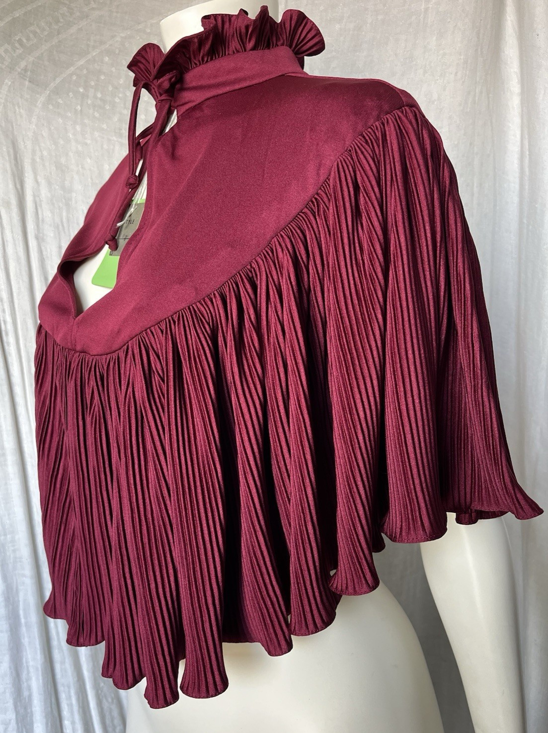 Vintage 1970s Capelet Cape Topper Ruffle Collar Pleated Gothic Vampy Evening Med