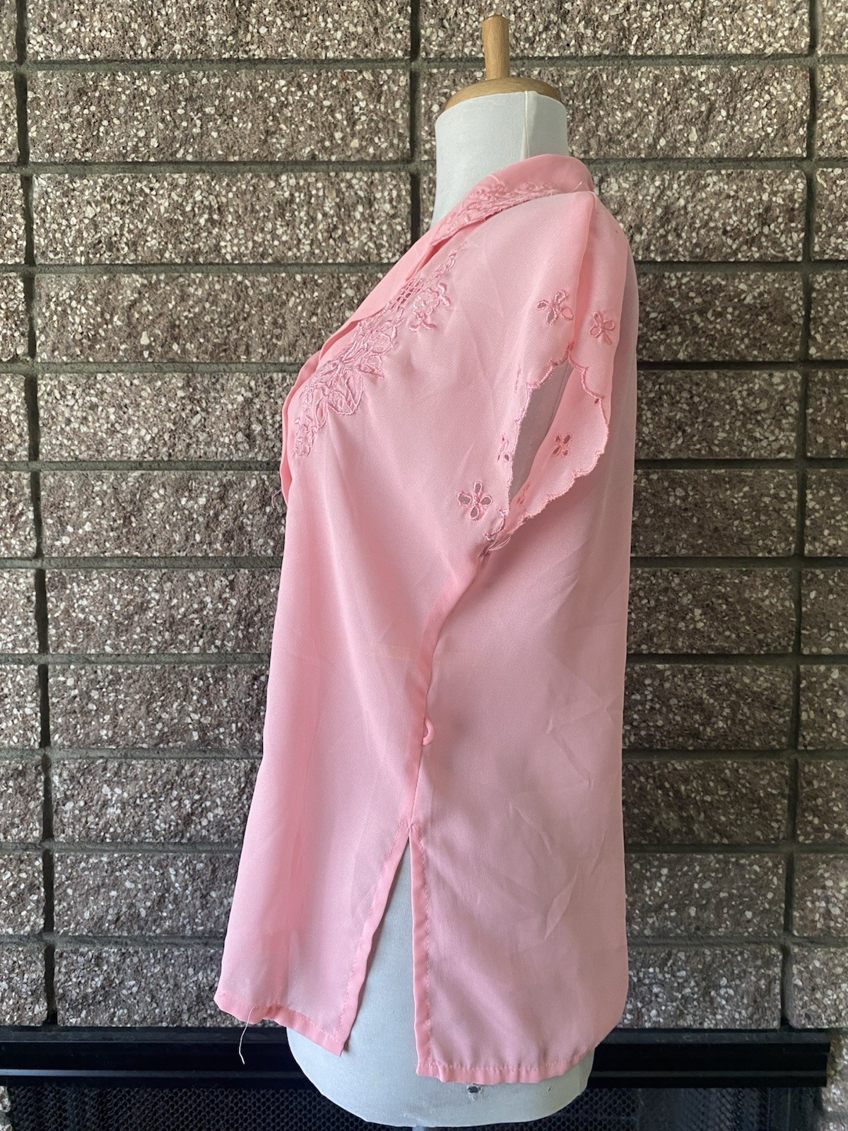 Vintage 1960s Pink Blouse Polyester Floral Embroidered Button Up Shirt Size M