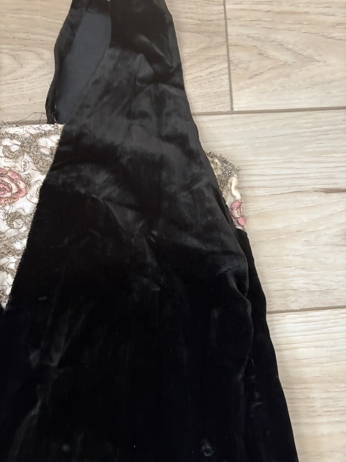 Vintage 1920&rsquo;s Flapper Art Deco Black Dress w Lace Metalic Lace Accents M/L
