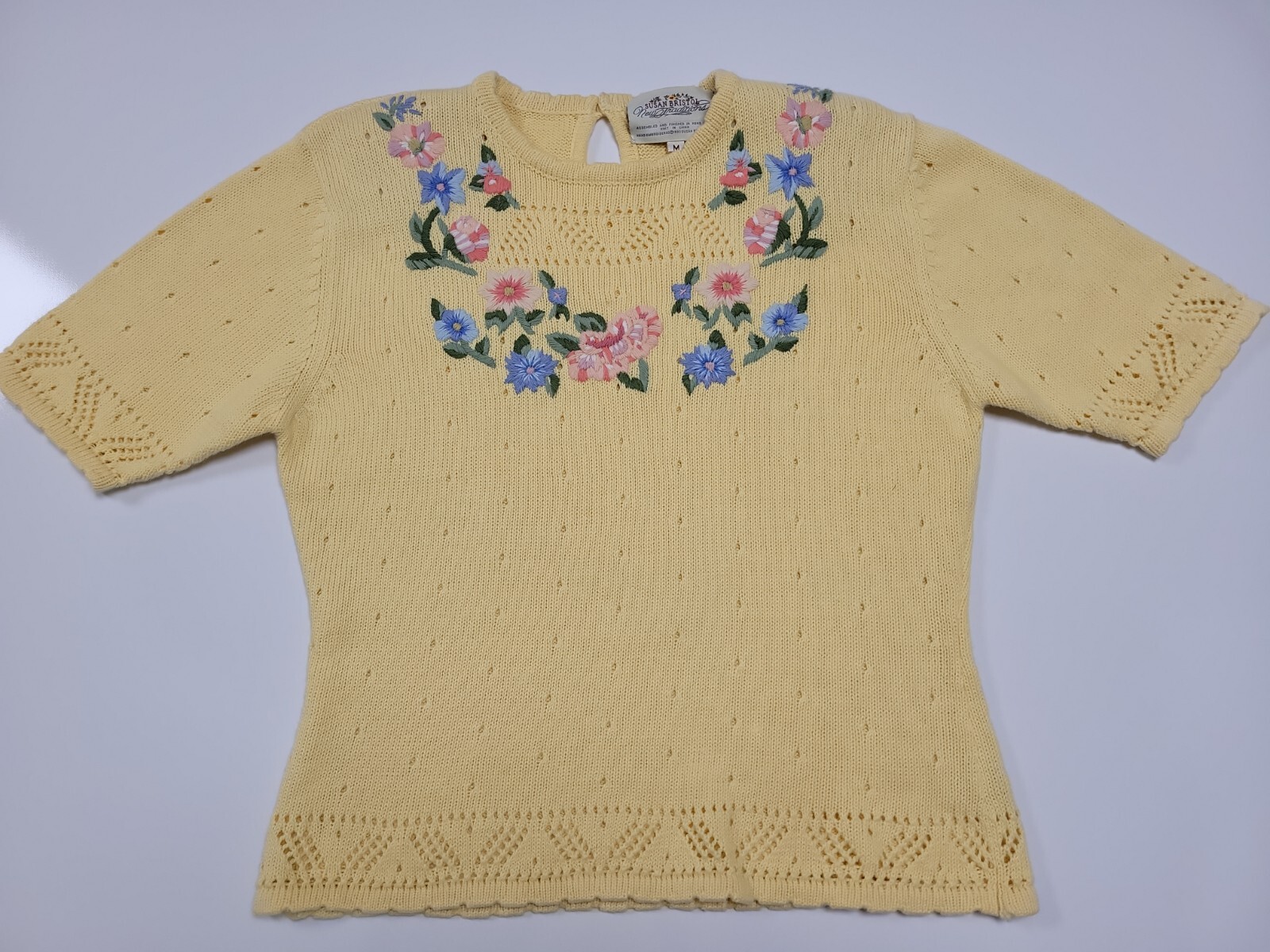 90 Vintage Susan Bristol Women Medium Knit Short Sleeve Top Sweater Embroidered