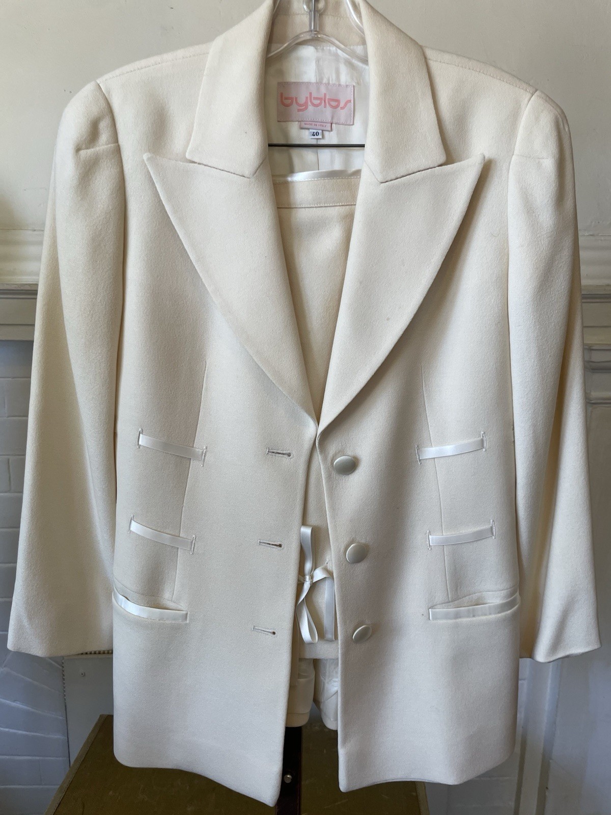 Vintage Byblos Blazer Skirt Suit delicate Bow details