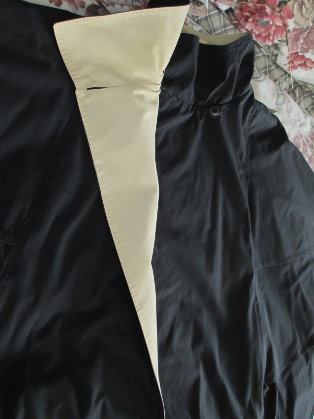 Spring Black Cape Coat Cream Collar Vintage 1970’s