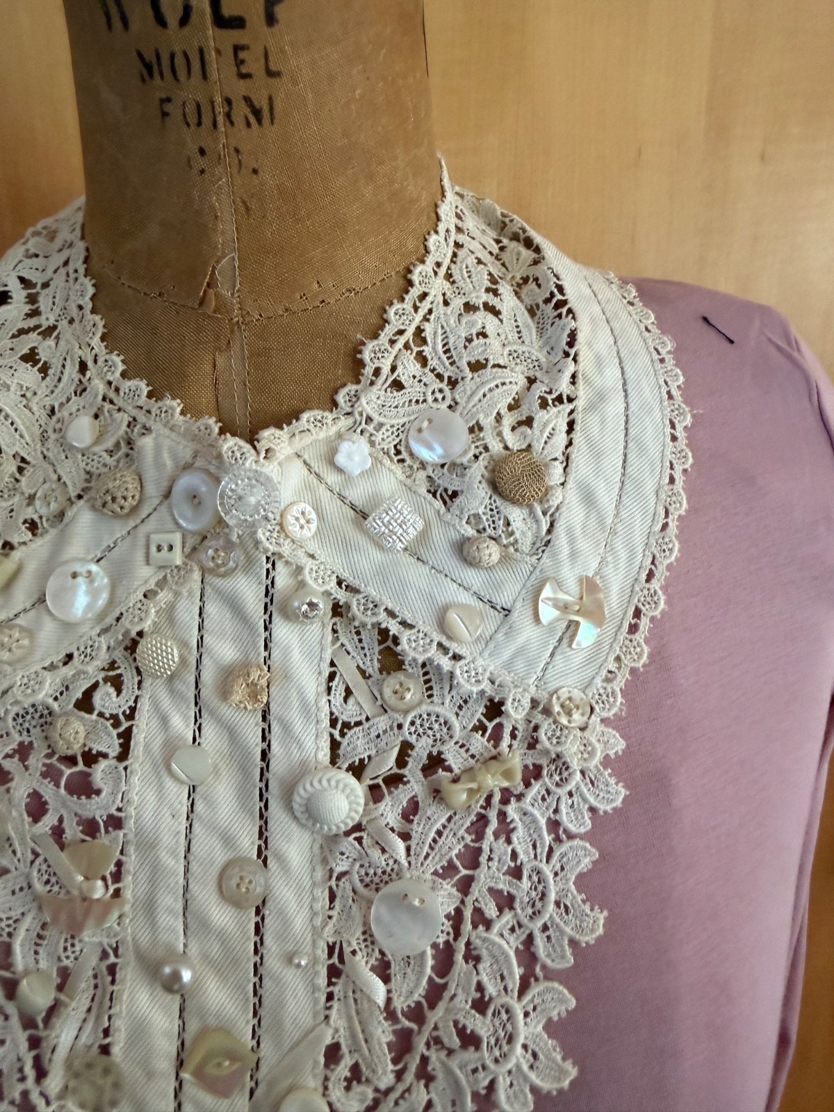 Beautiful Vintage Lace Collar Embellished with Delicate Vintage Buttons