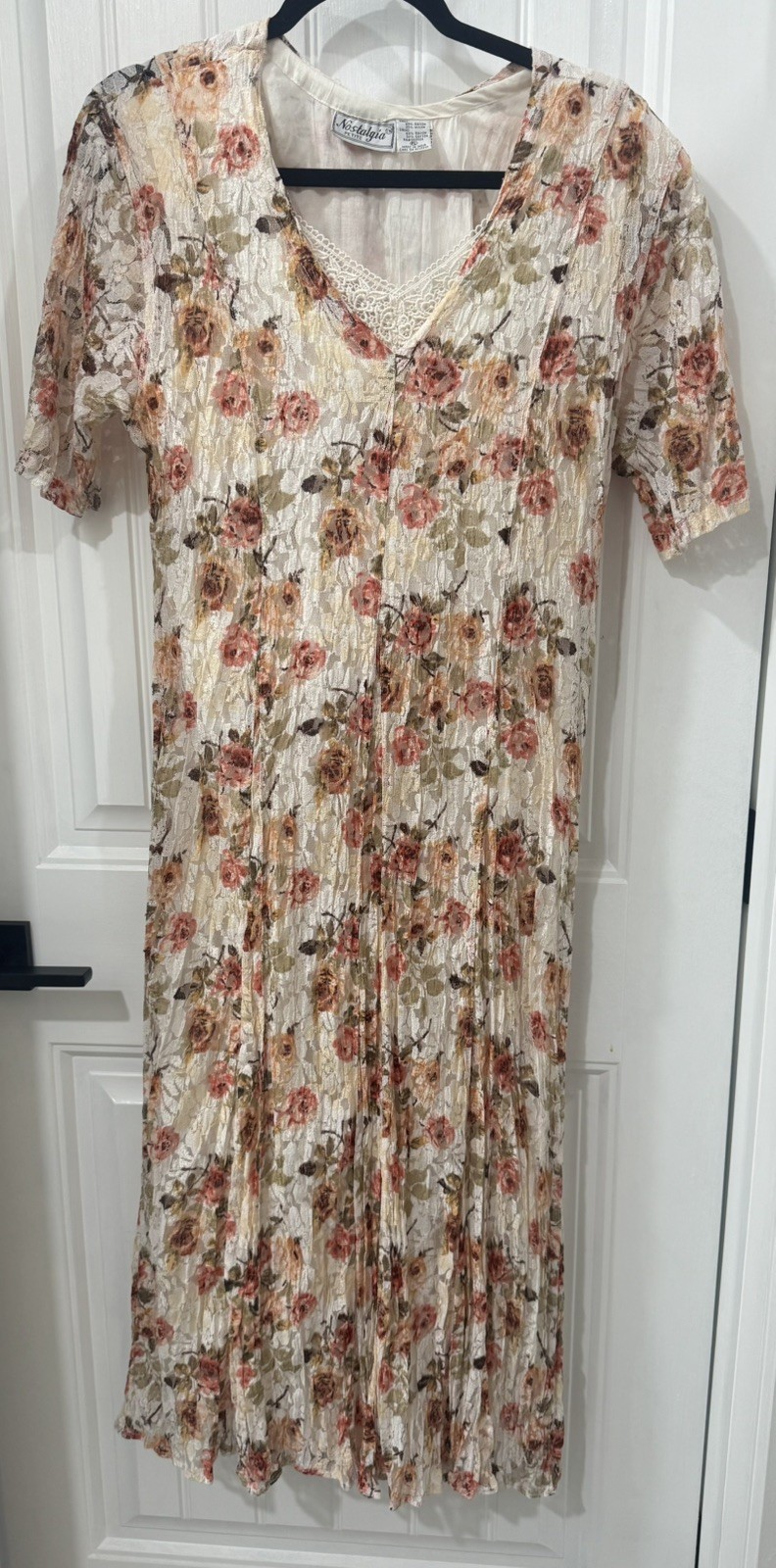 Vintage Nostalgia Women&rsquo;s Pink Floral Lace Cream Midi Semi Floral Petite Large