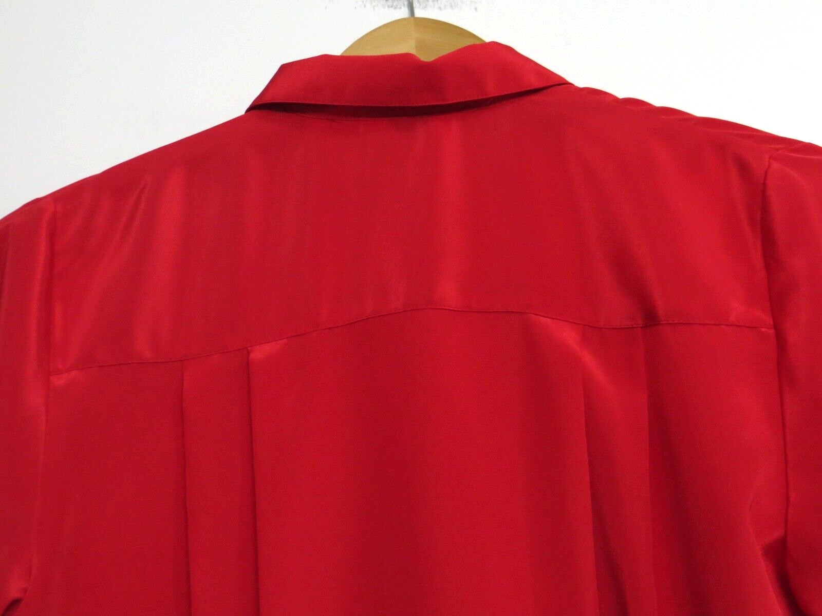 Vintage Leslie Fay Button Up Blouse Shirt Womens Petite Size 4 Small Bright Red