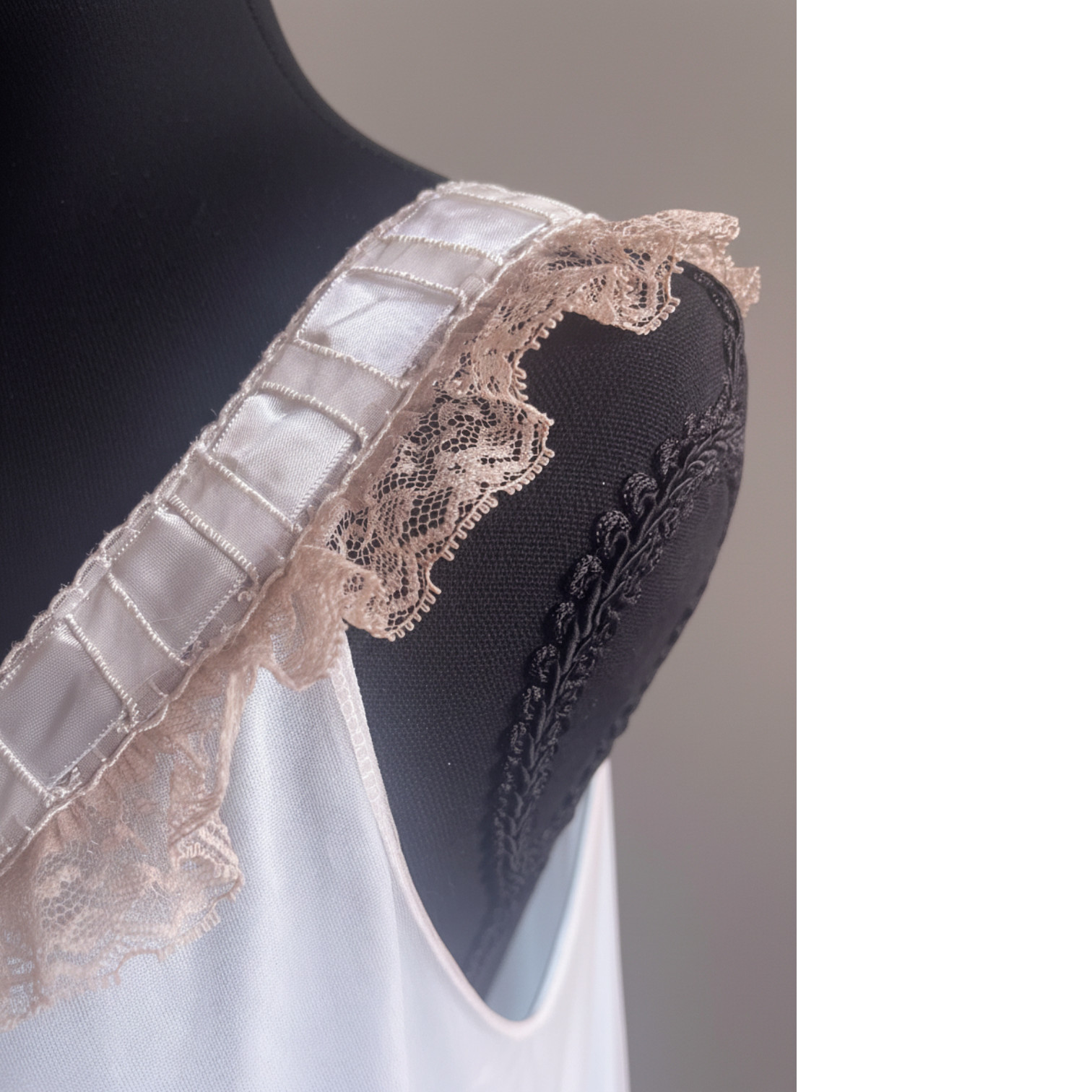 Odette Barsa Pegnoir Set Ecru Blue Lace Victorian Ruffles RARE full set