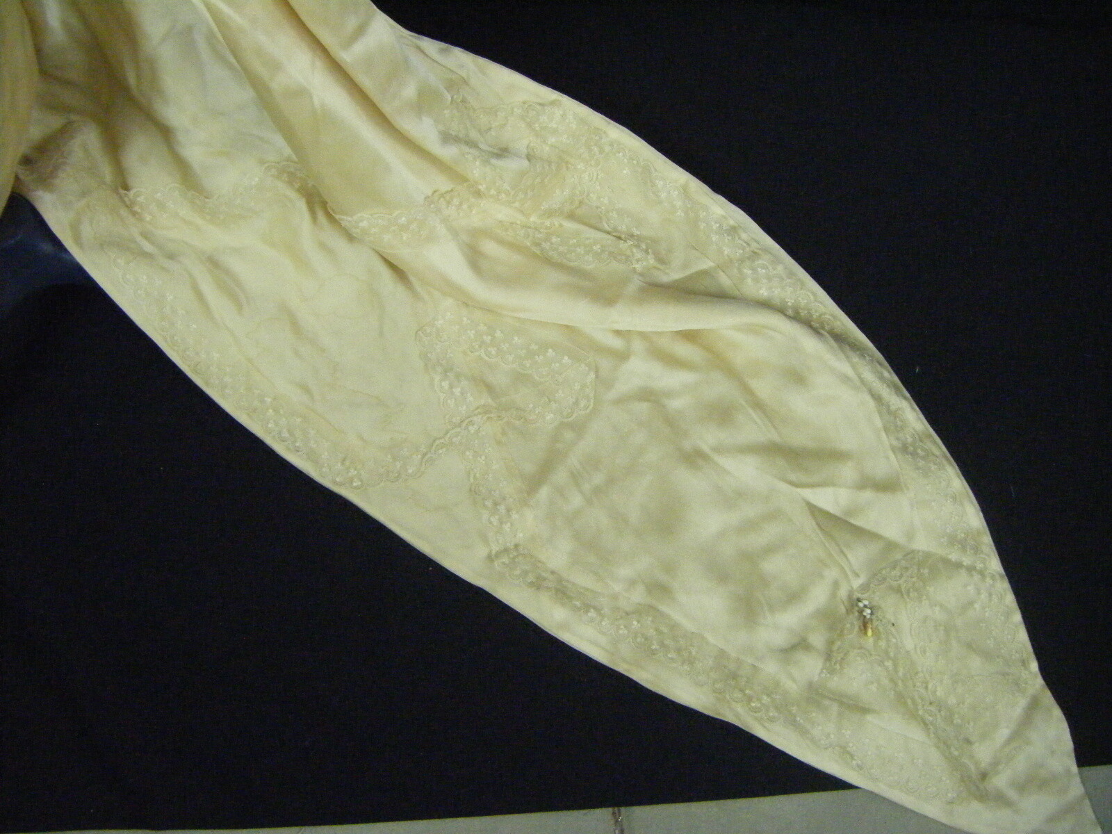 Antique 1920s Ivory Lace Silk Flapper Wedding Dress & Beaded Veil-Bust 36/2XS