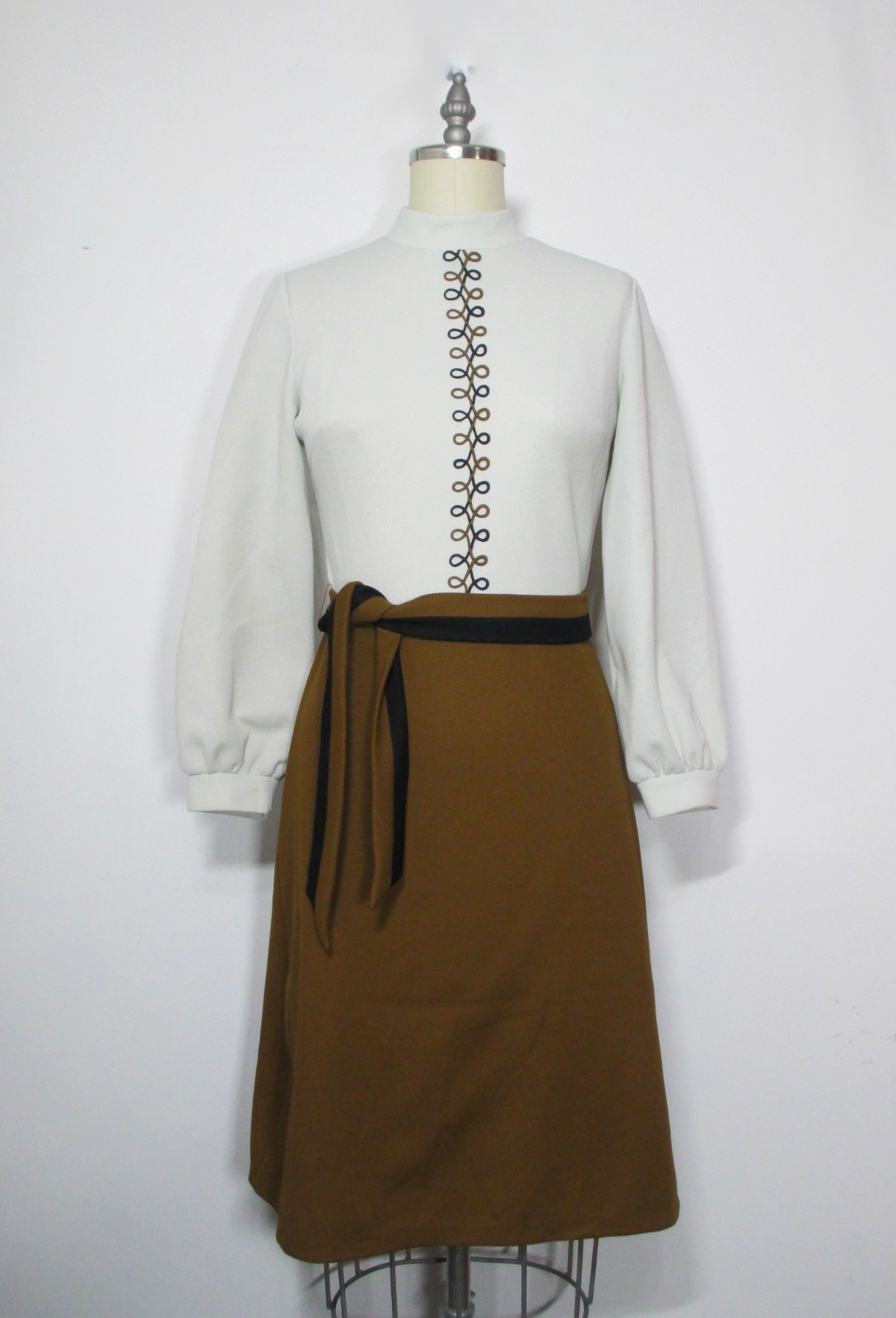 Vintage Gray, Brown Everyday Dress Honeycomb Double-knit, Very nice, Size M
