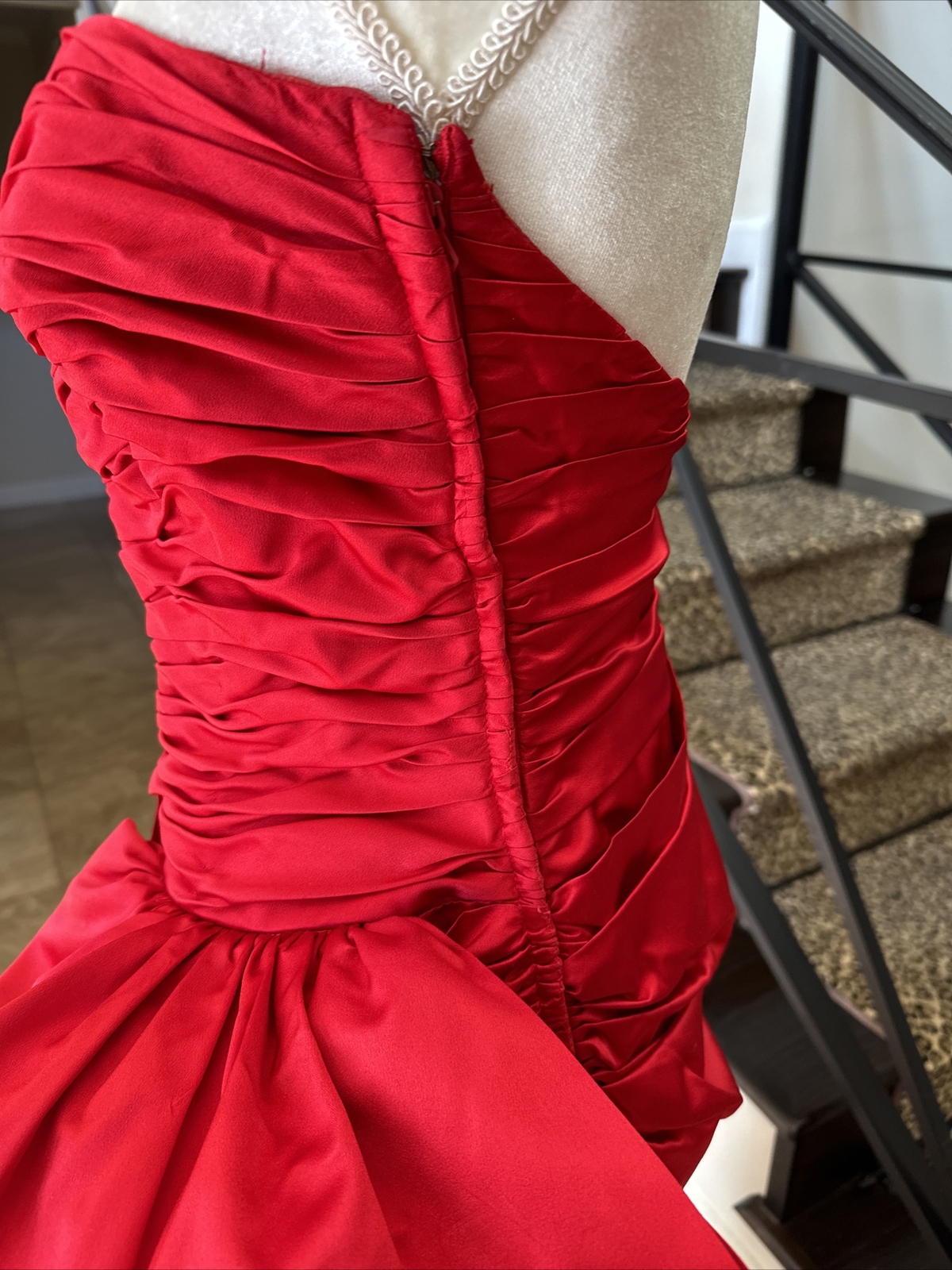 Vicky Tiel Rare Iconic 80s Red Silk Satin Boned Ruched Bustier Column Gown 4