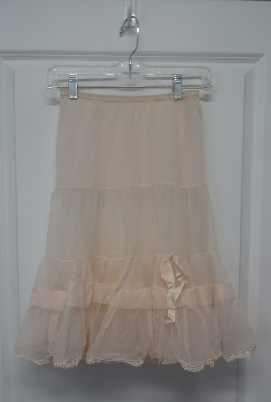 Vtg Snowdon Light Pink Crinoline Slip -Size Medium – 23&Prime; long – Square Dance