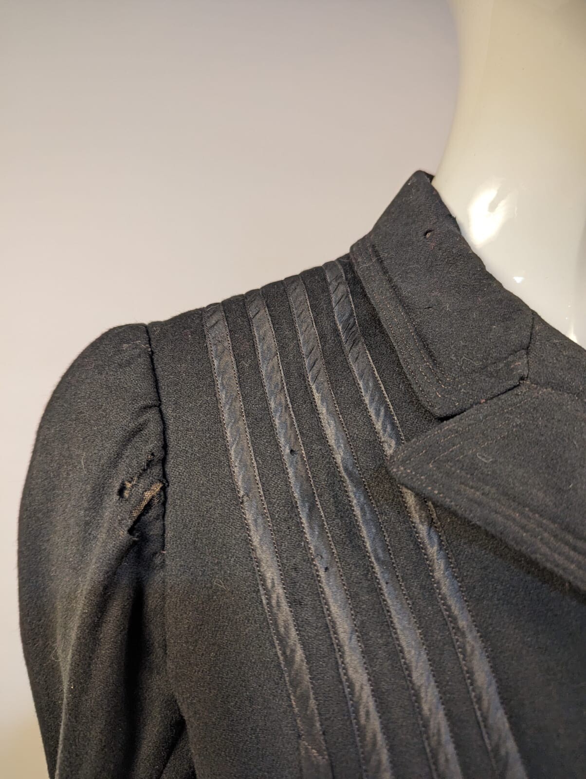 VICTORIAN 1890’S BLACK WOOL JACKET W SILK STRIPE DETAIL