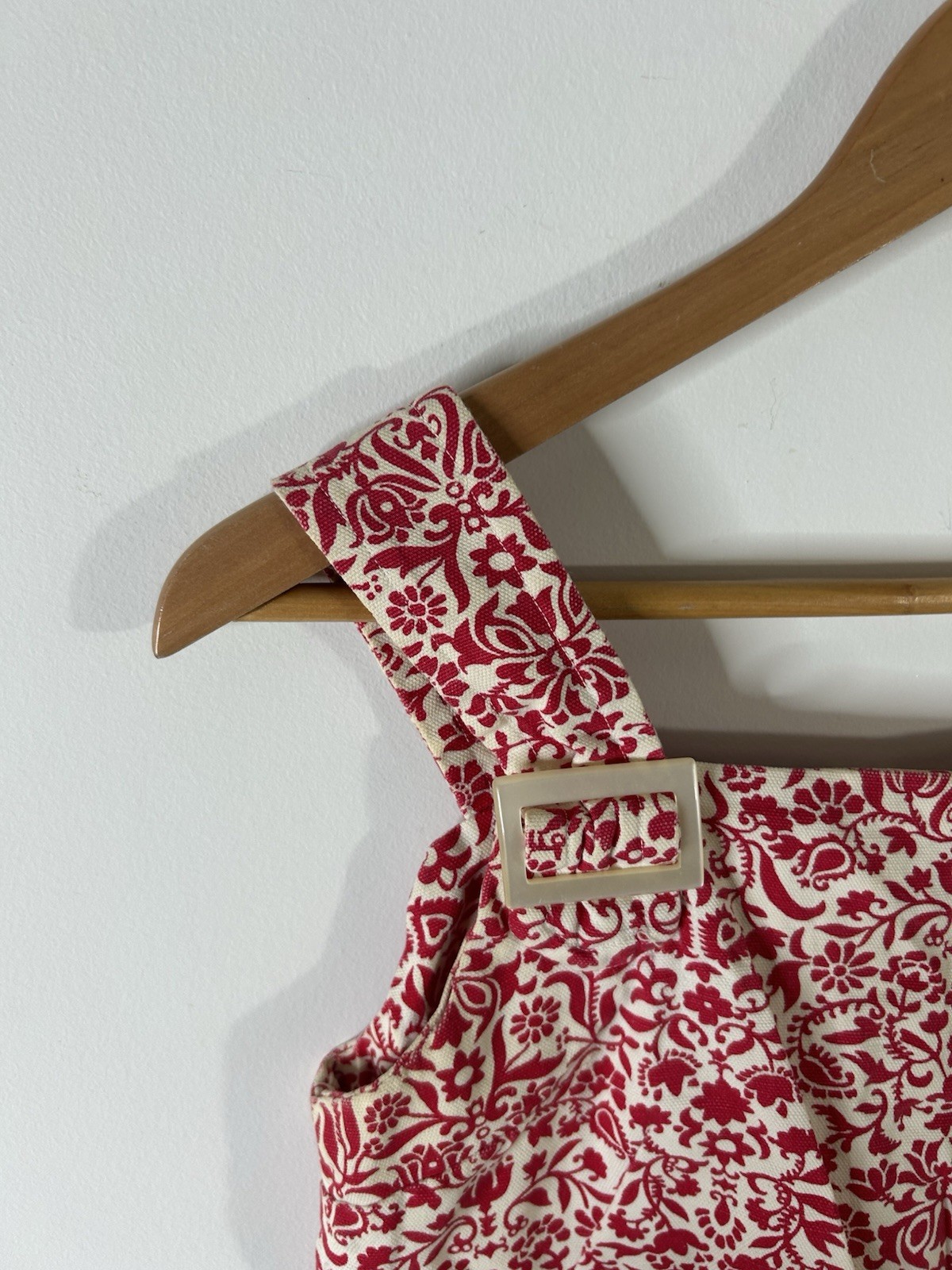 Vintage 1970’s Jumper Women’s Red Floral Sleeveless Hippy Everyday