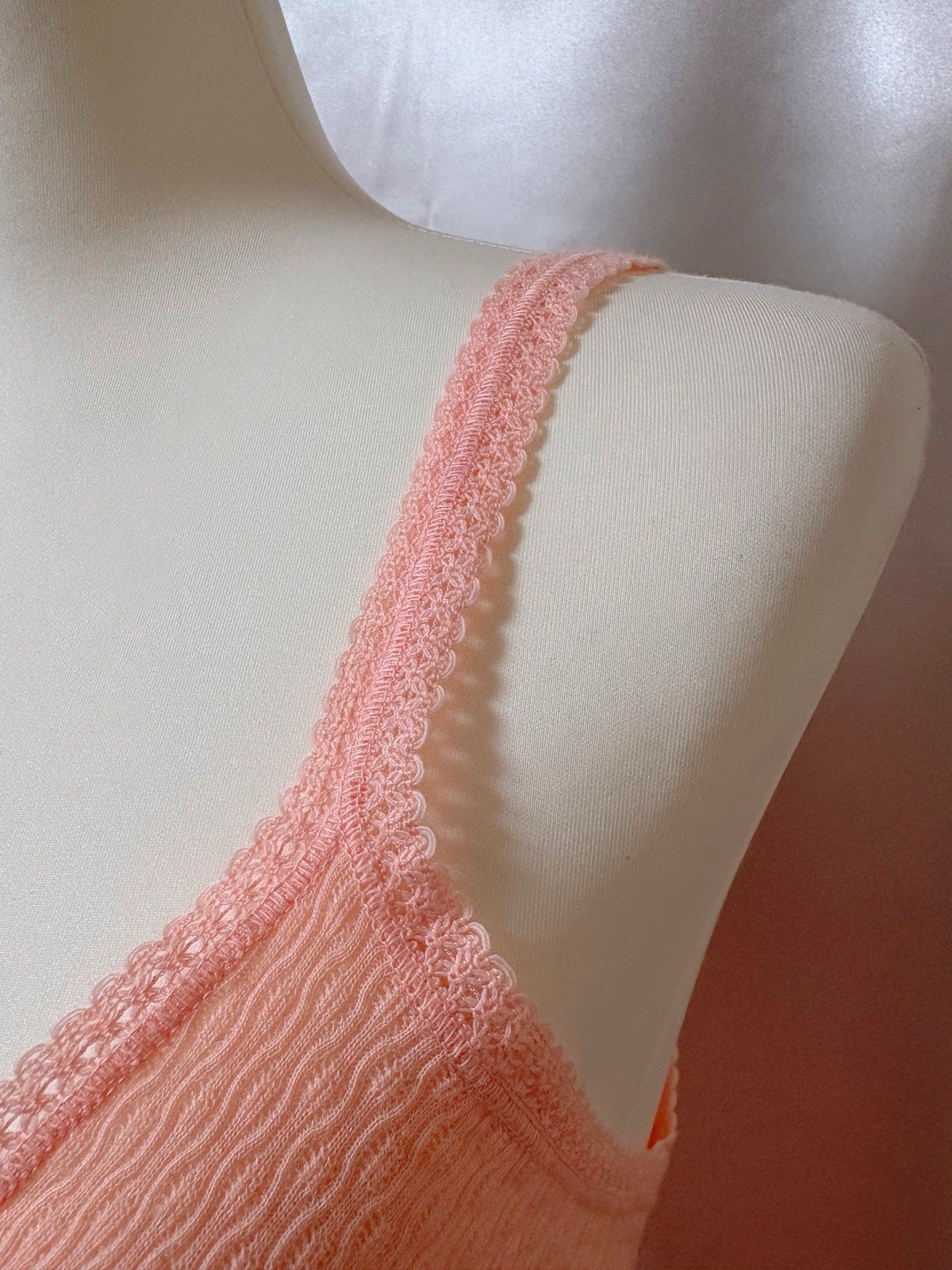 Vintage 1970s 1980s Italy mamabu Wool knit Camisole Top Pink Lace Romantic Boho