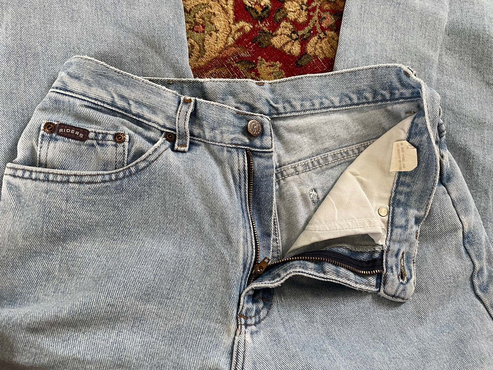Vintage ‘80s ‘90s High Waisted Soft Cotton Mom Jeans Riders Nice Fade S/M