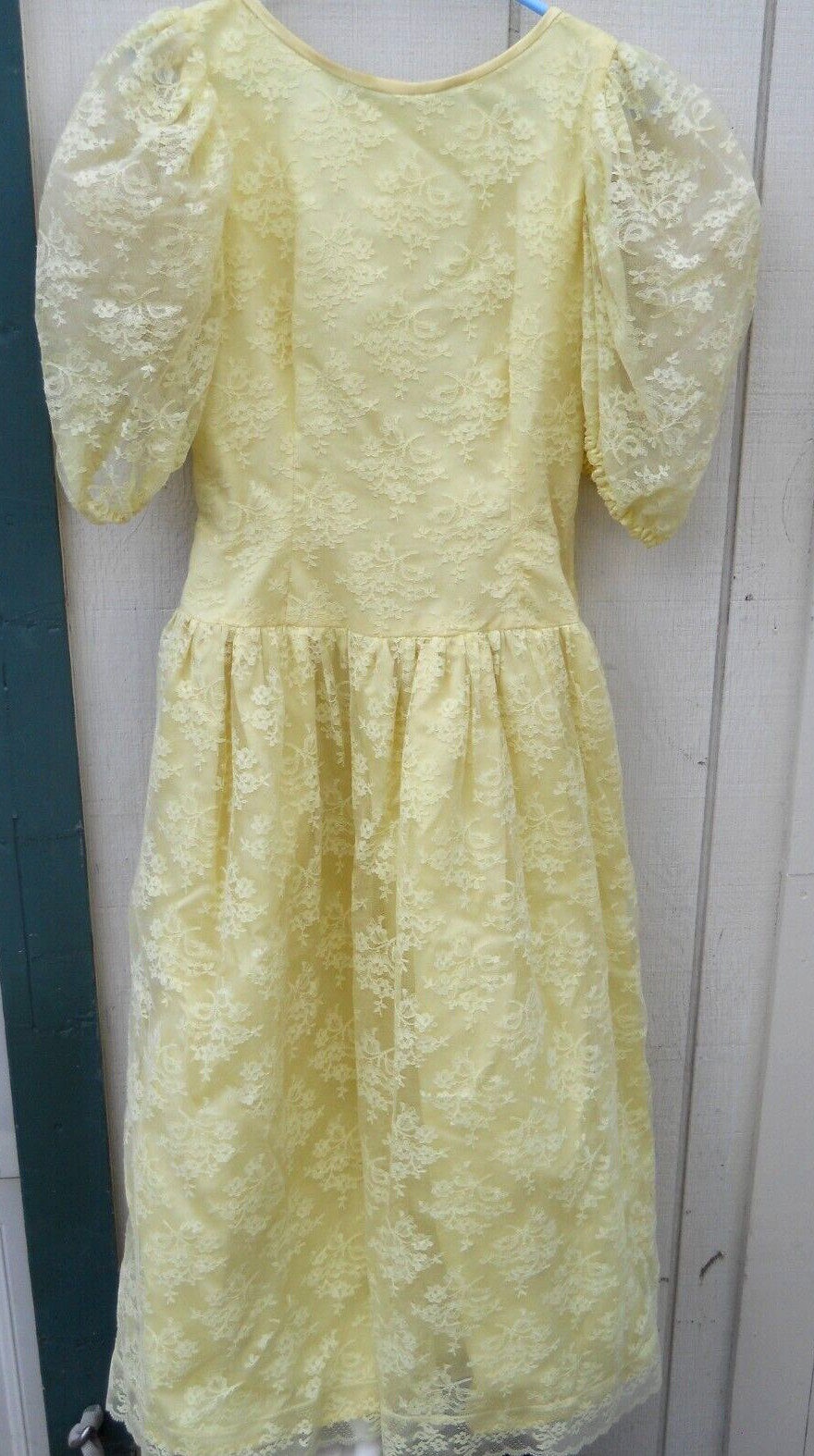 VINTAGE 80&rsquo;S WOMEN&rsquo;S YELLOW LACE SLEEVED PROM DRESS SZ MED/LRG NO LABEL