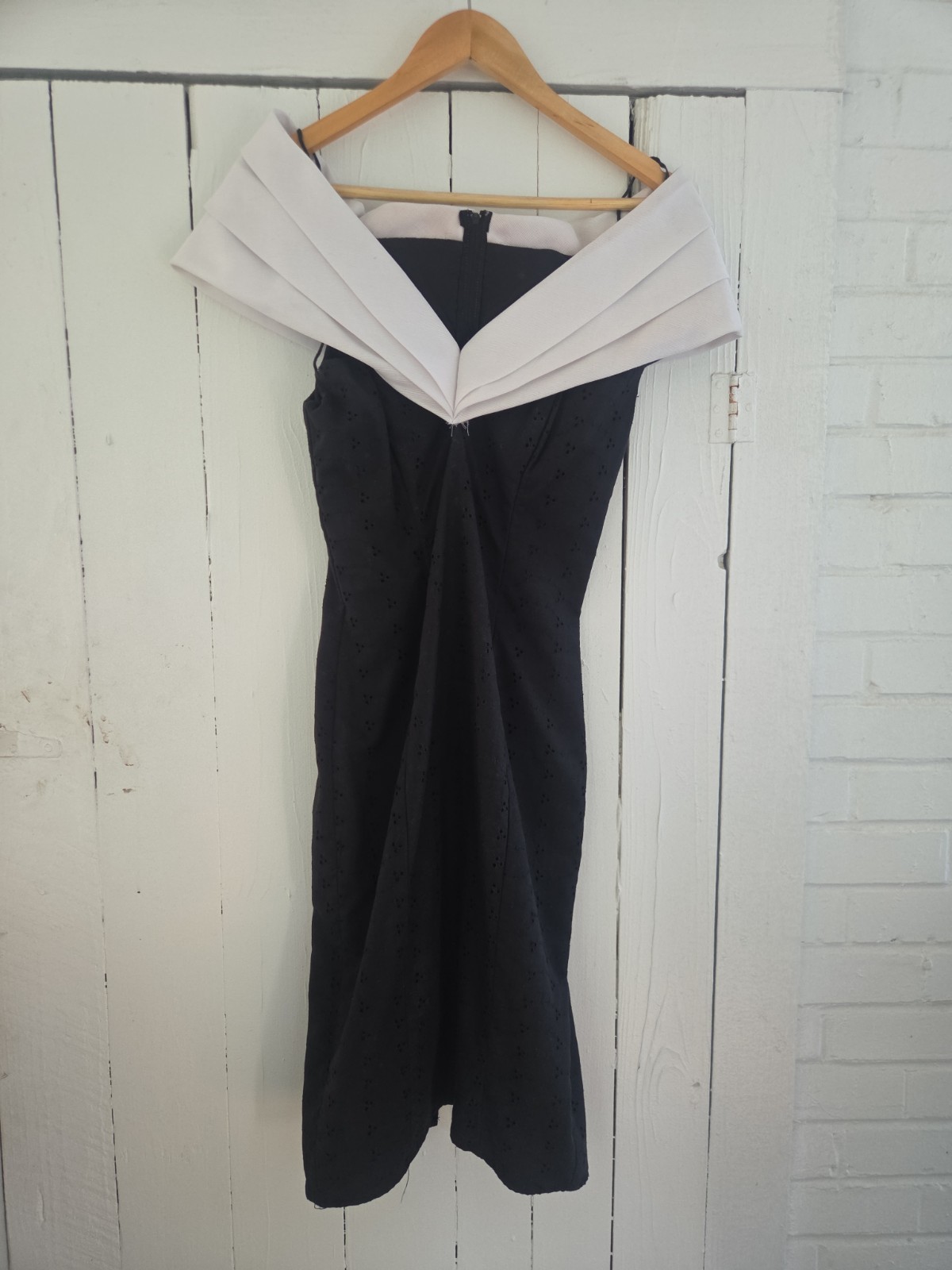 J McClintock Gunne Sax Dress Small Off Shoulder Eyelet Body Con Black White