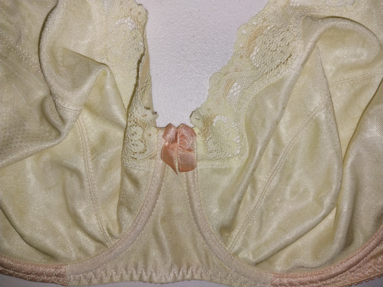 VTG SILKY NYLON PEACH YELLOW DAISY FLOWER UW BRA HANES NWT BIT POINTY PIN UP 36D