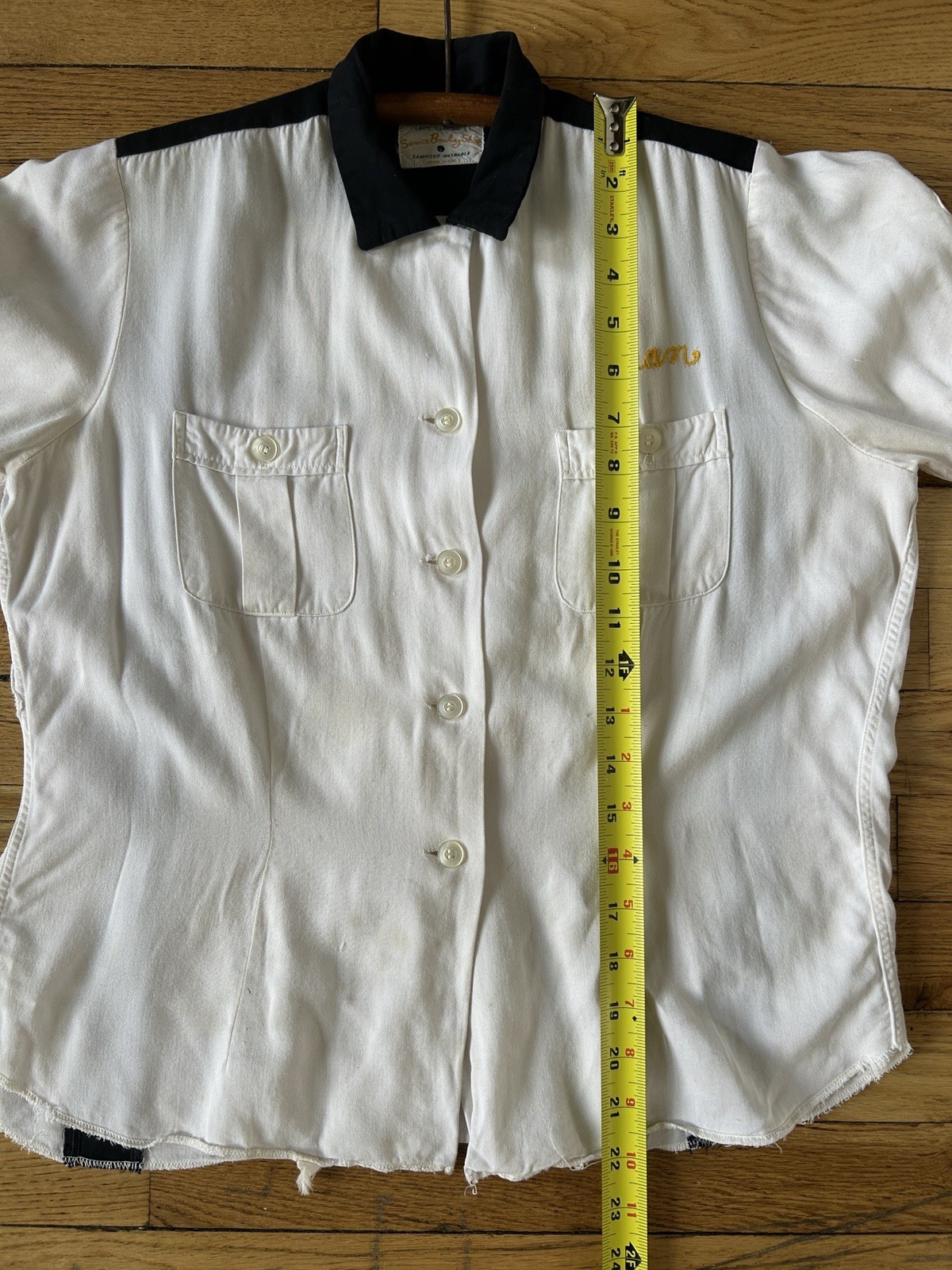 Vintage 1950s Rayon Loop Collar Bowling Shirt Women’s Size 34 Chain Stitch White