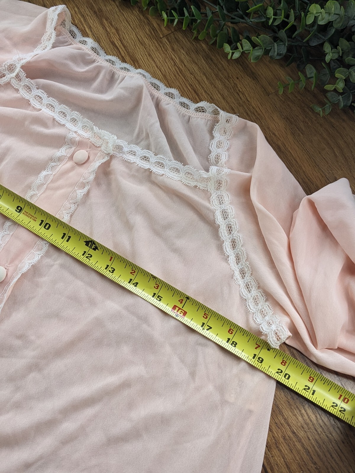 Pockets!🪷VTG Miss Elaine S Pale Pink Lace Trim Nylon Nightgown Grandmacore Cozy