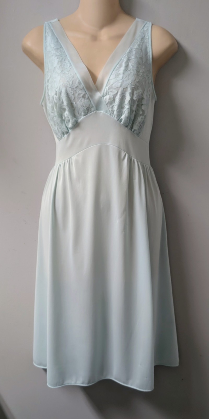 Vintage 60&rsquo;s Lorraine Aqua Nylon Lace Quality Lingerie Nightgown S