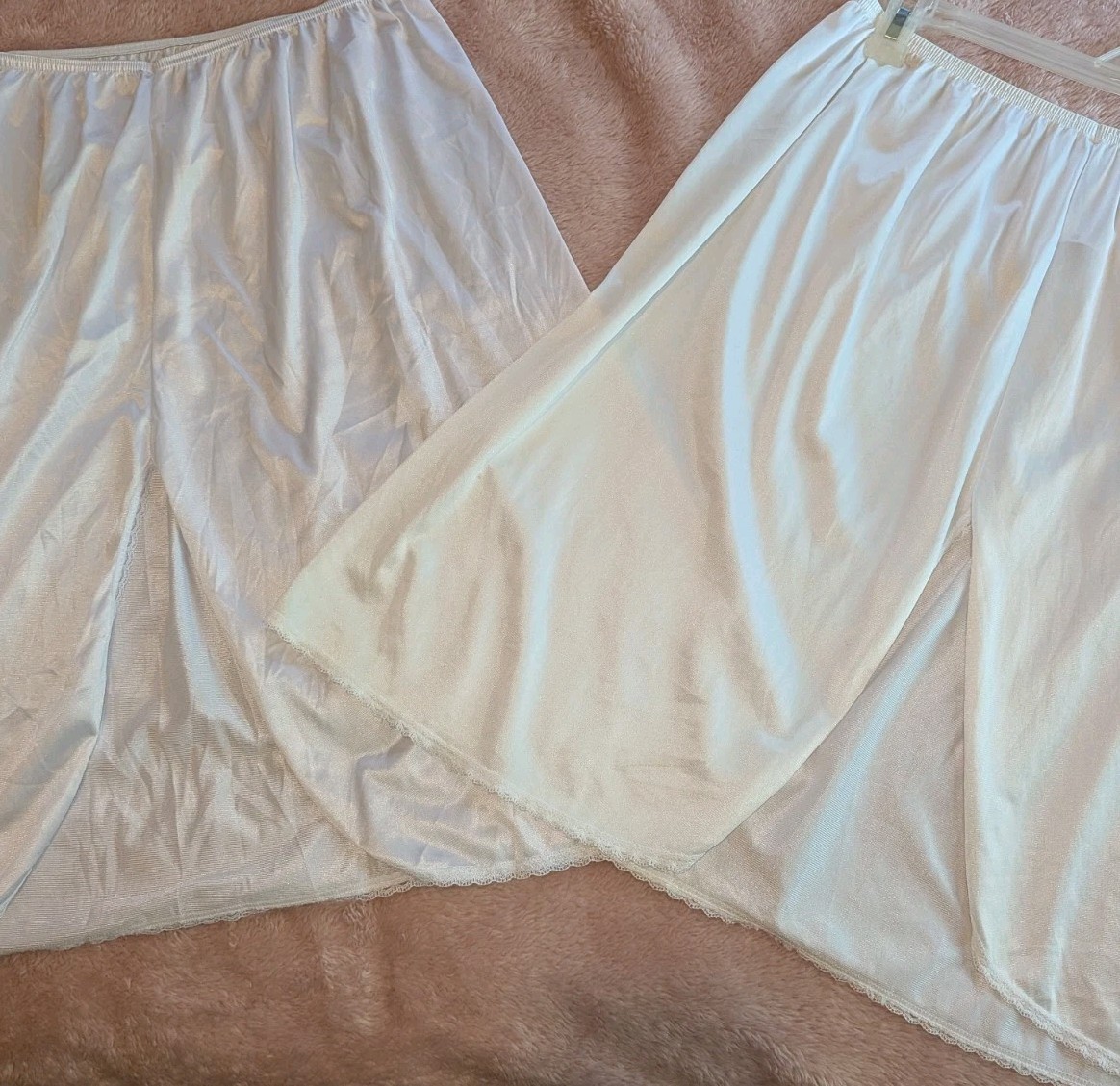 2-Women&rsquo;s Size L White Half Slips W/Slit-Vassarette