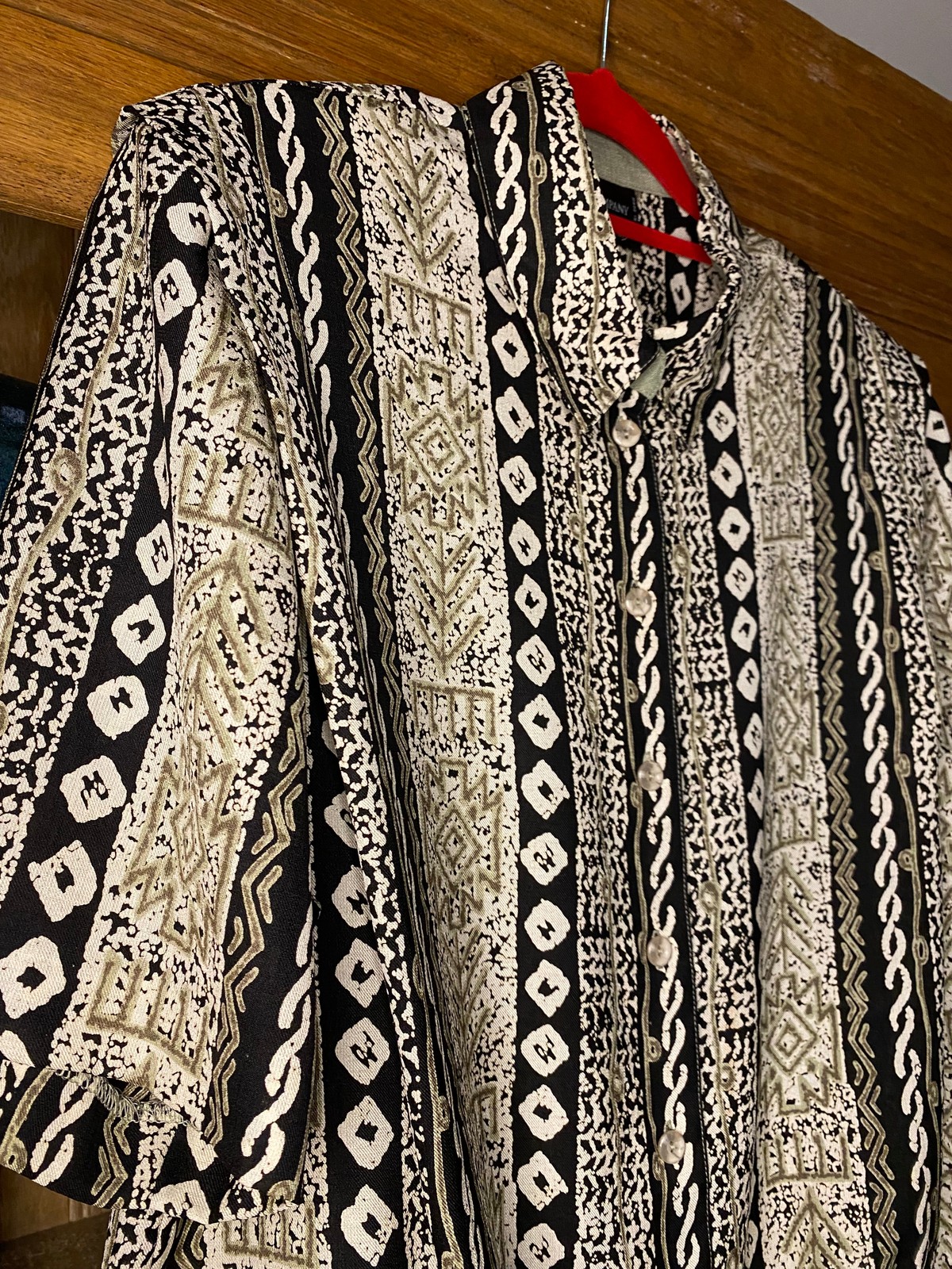 Black and Green Patterned Shirt Size 16