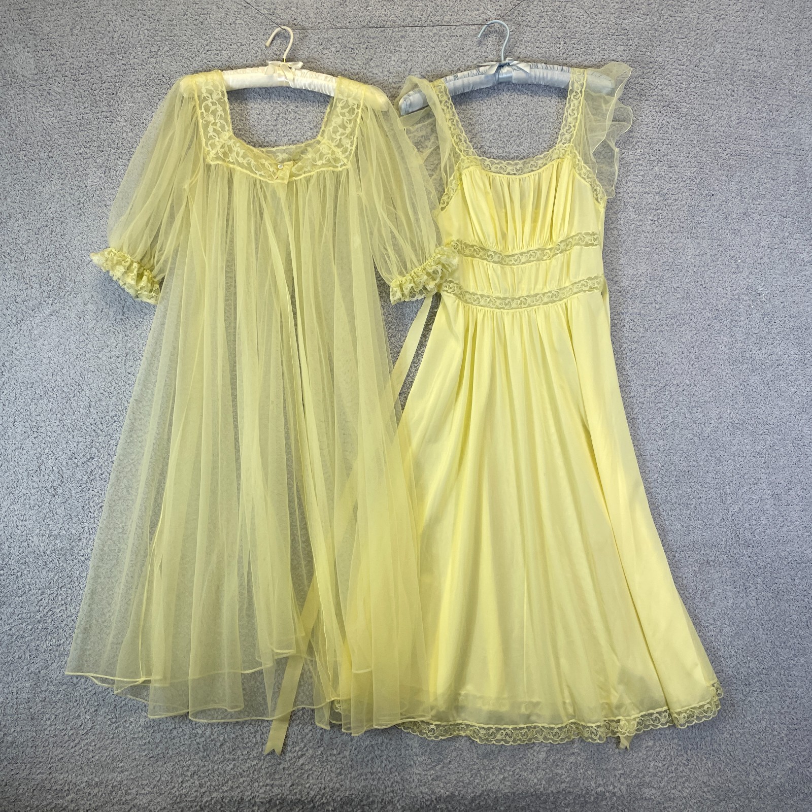 Vintage 50s 60s Yellow Lace Babydoll Nightgown & Peignoir Set Vanity Fair Small