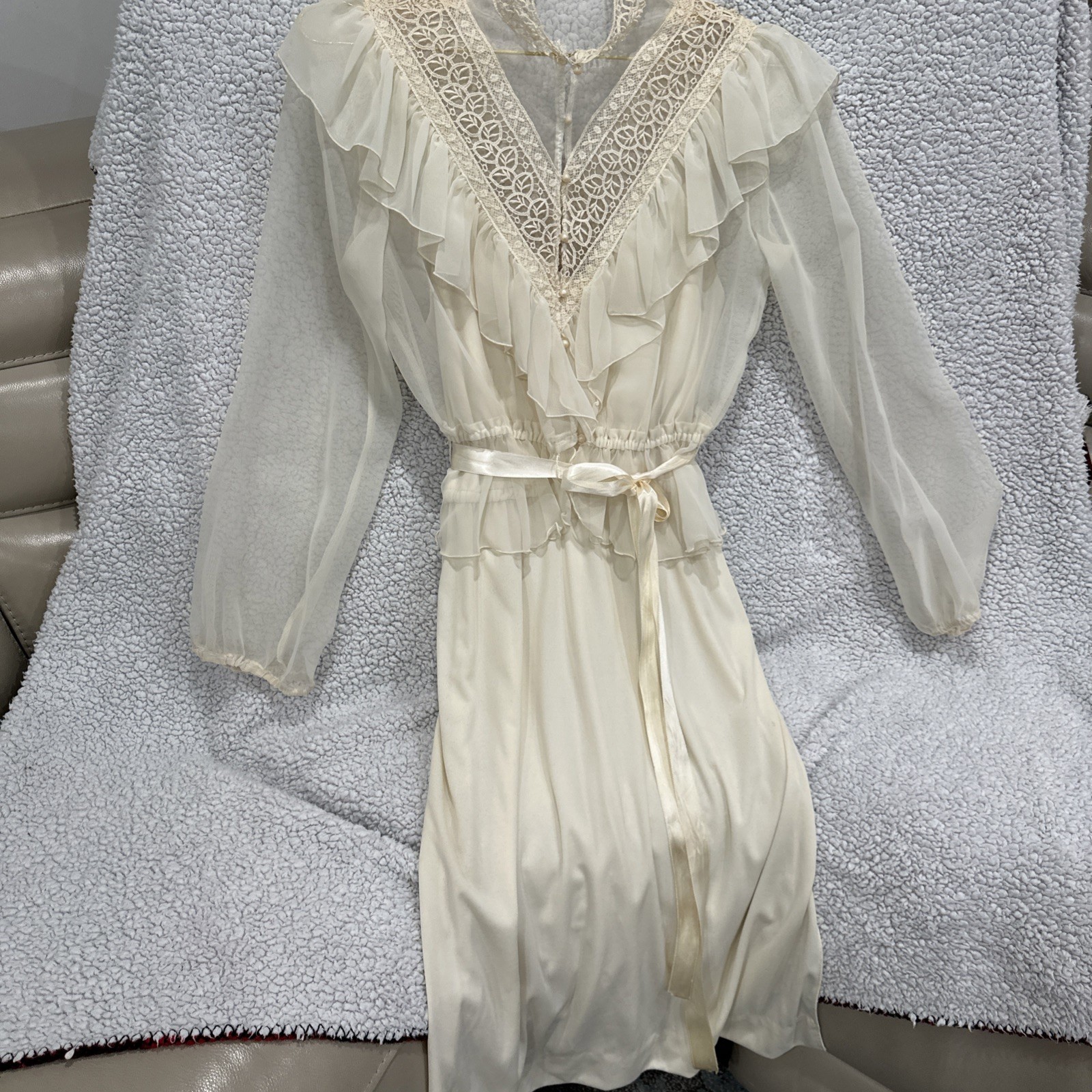 Vtg 70s ILGWU Ivory Peignoir Style Dress Sheer Chiffon Lace Yoke 9/10 Cottage
