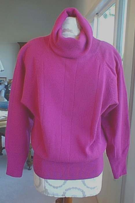 VINTAGE PIERRE CARDIN Sz M SWEATER – 100% LAMBSWOOL- RASPBERRY / Berry COLOR